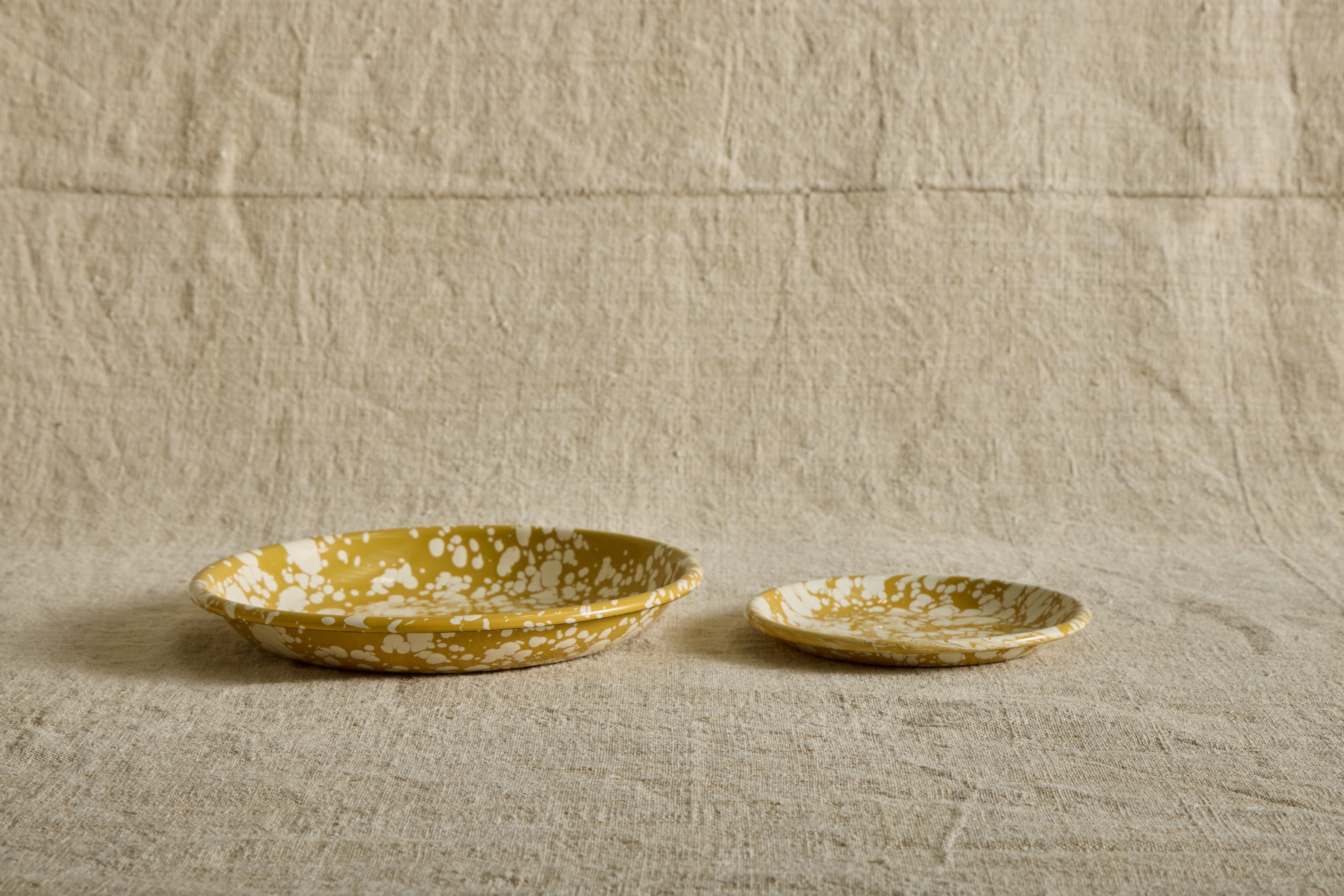 Enamelware Deep Dinner Plate in Citron Splatter