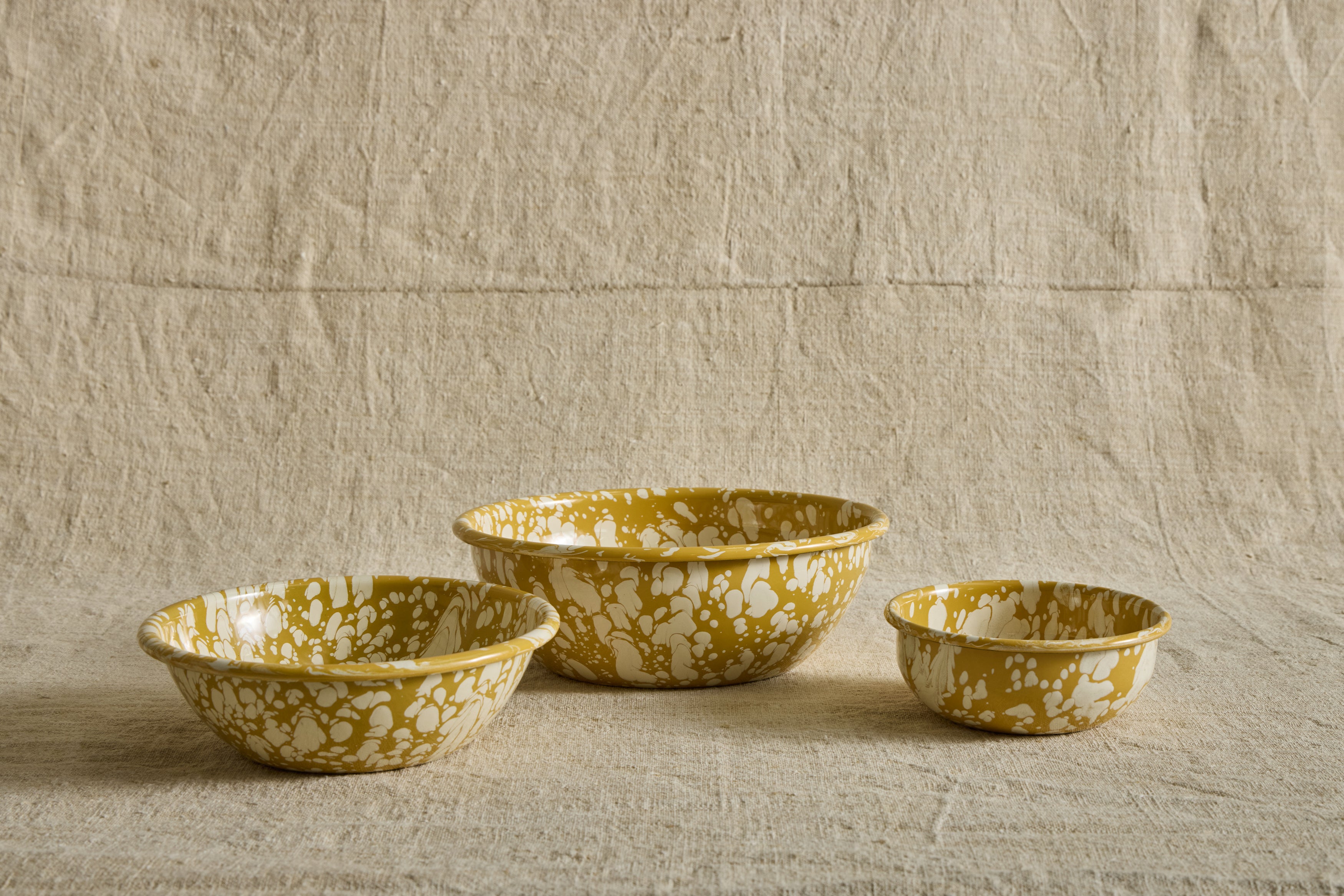 Enamelware Medium Bowl in Citron Splatter