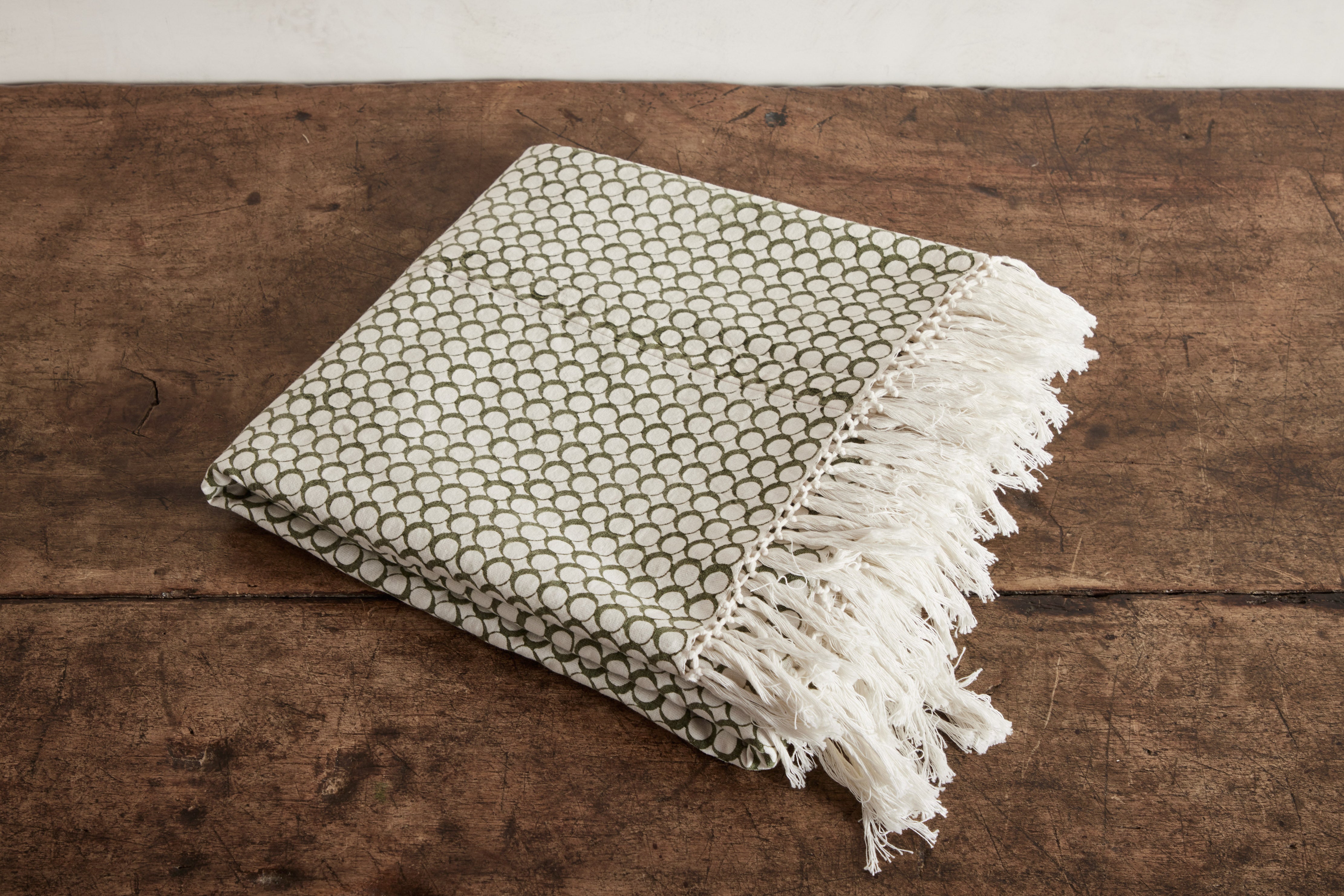 Les Indiennes, Elodie Throw