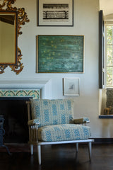 Spindle Back Viewing Chair