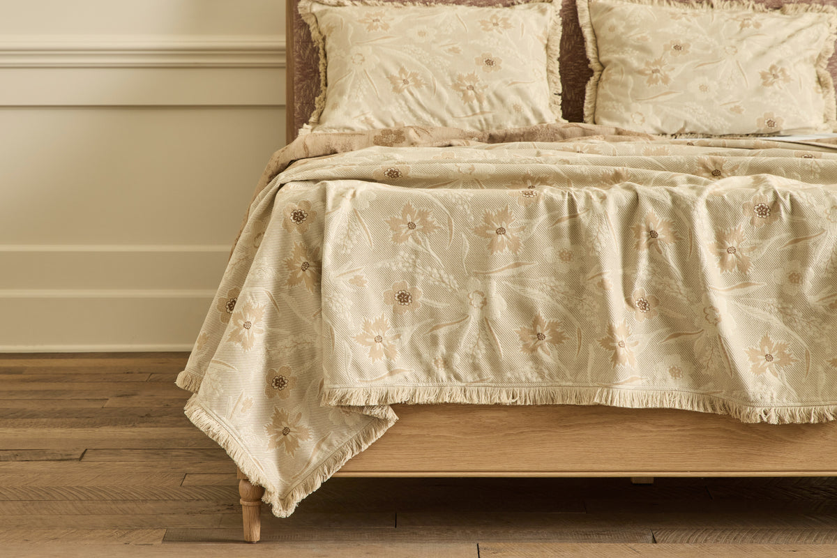 Aster Jacquard Coverlet with Fringe in Sable