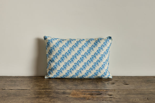 Howe Folies Bergere in Blue Ribbon