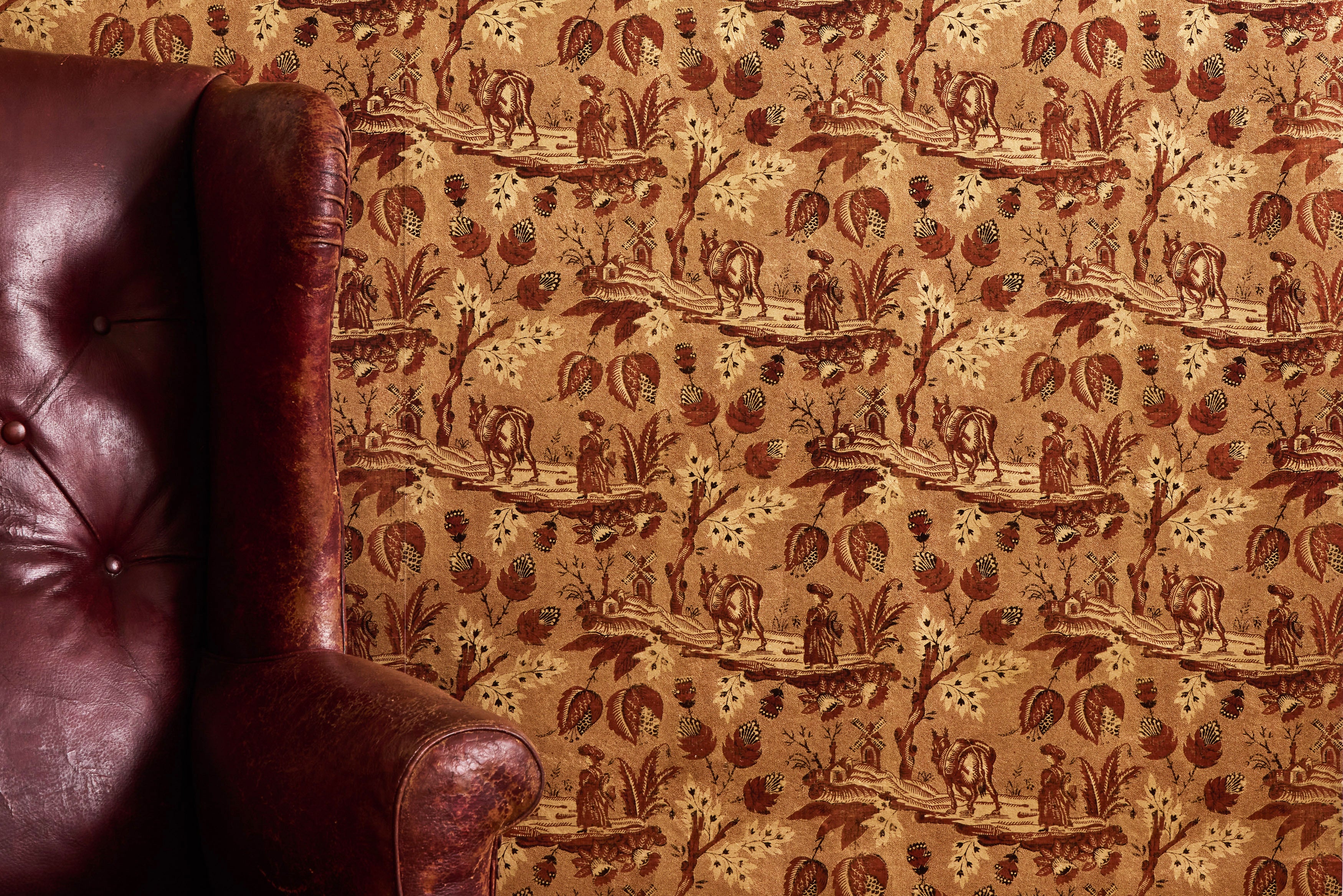 Metallic Neddy Toile Wallpaper (Multiple Colors)