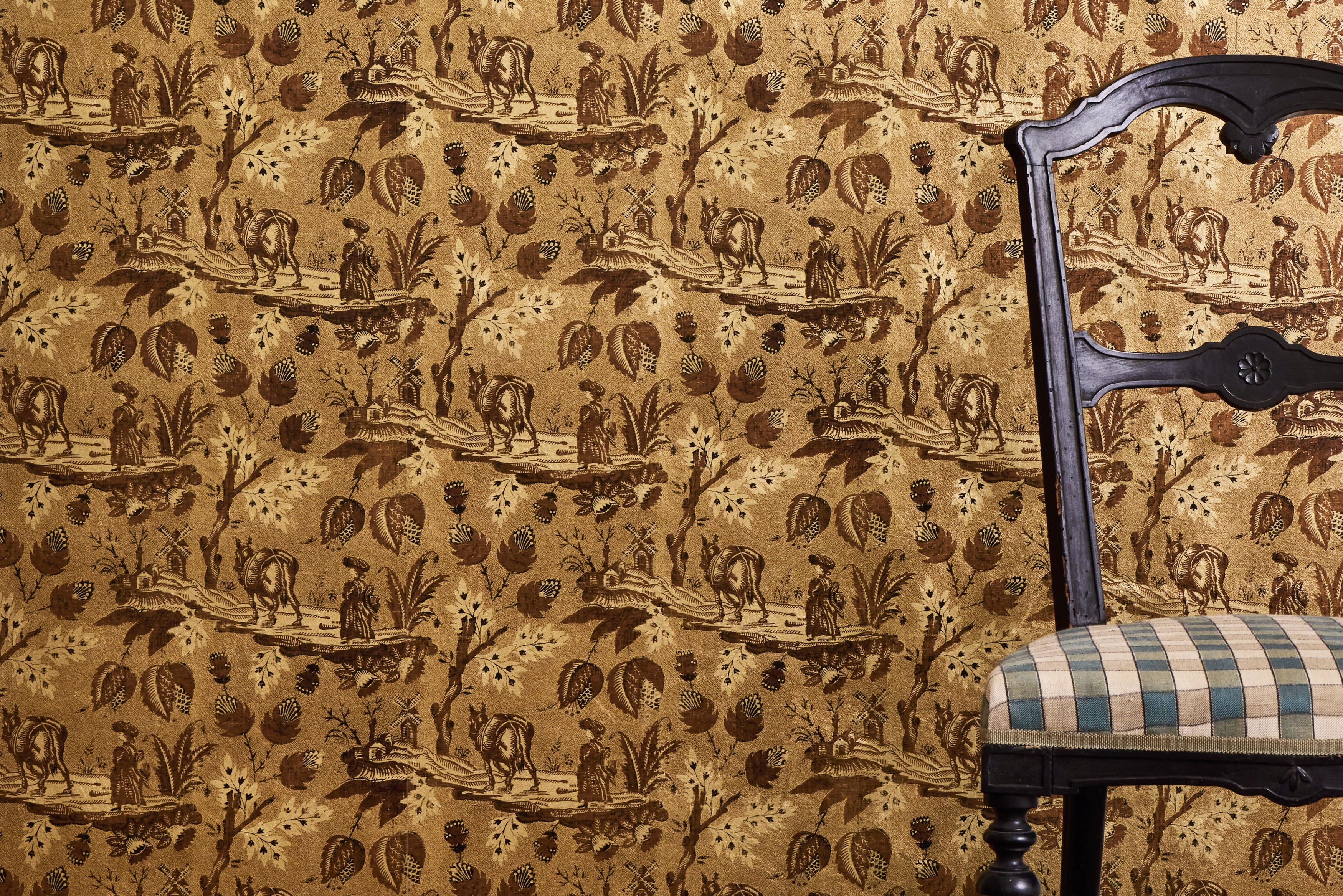 Metallic Neddy Toile Wallpaper (Multiple Colors)