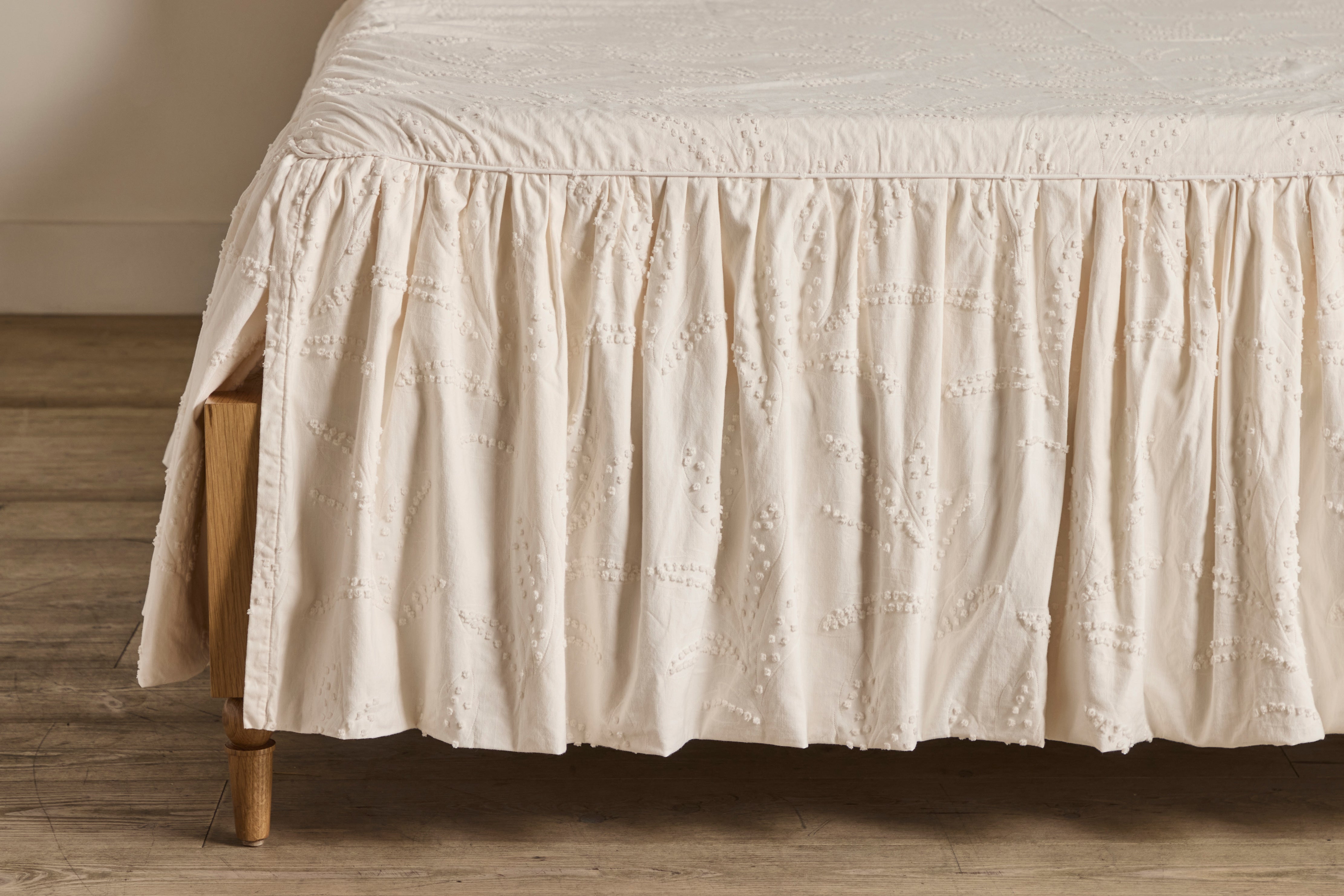 Hazel Ruffled Coverlet in Natural