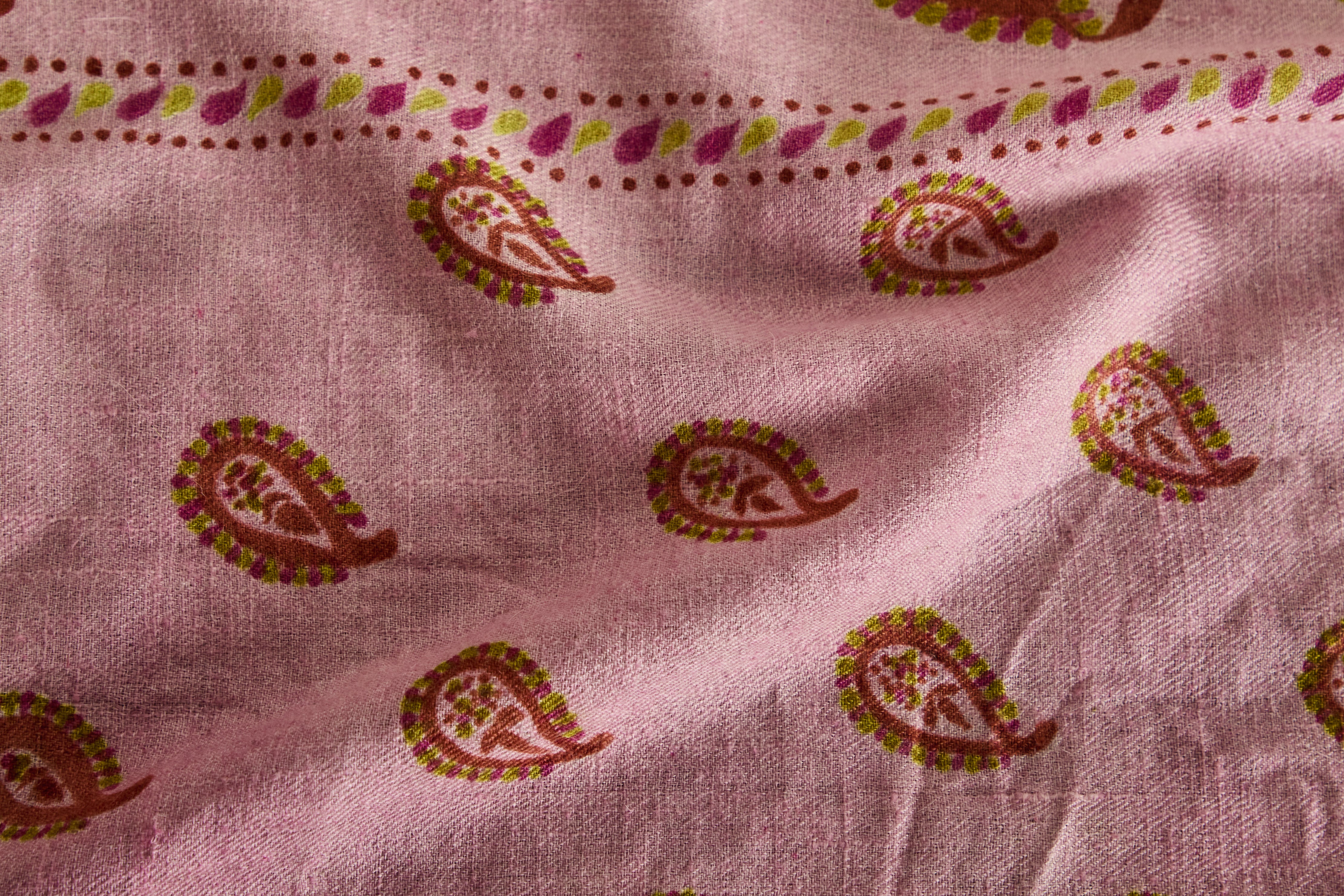 Cashmere Paisley Bandana in Lilac