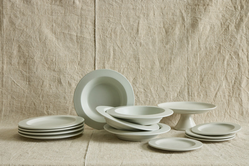 Dinnerware in Cream