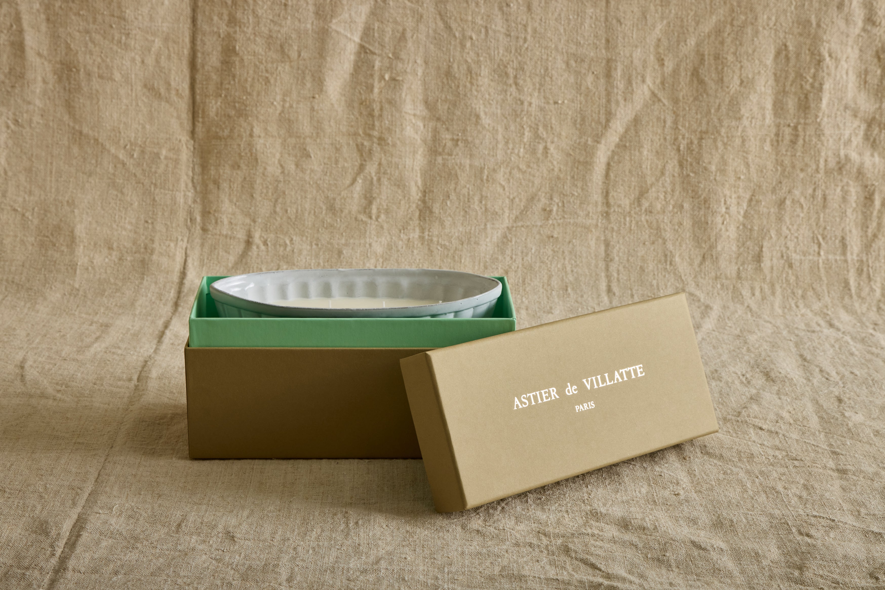 Tucson Candle in Ceramic Peggy