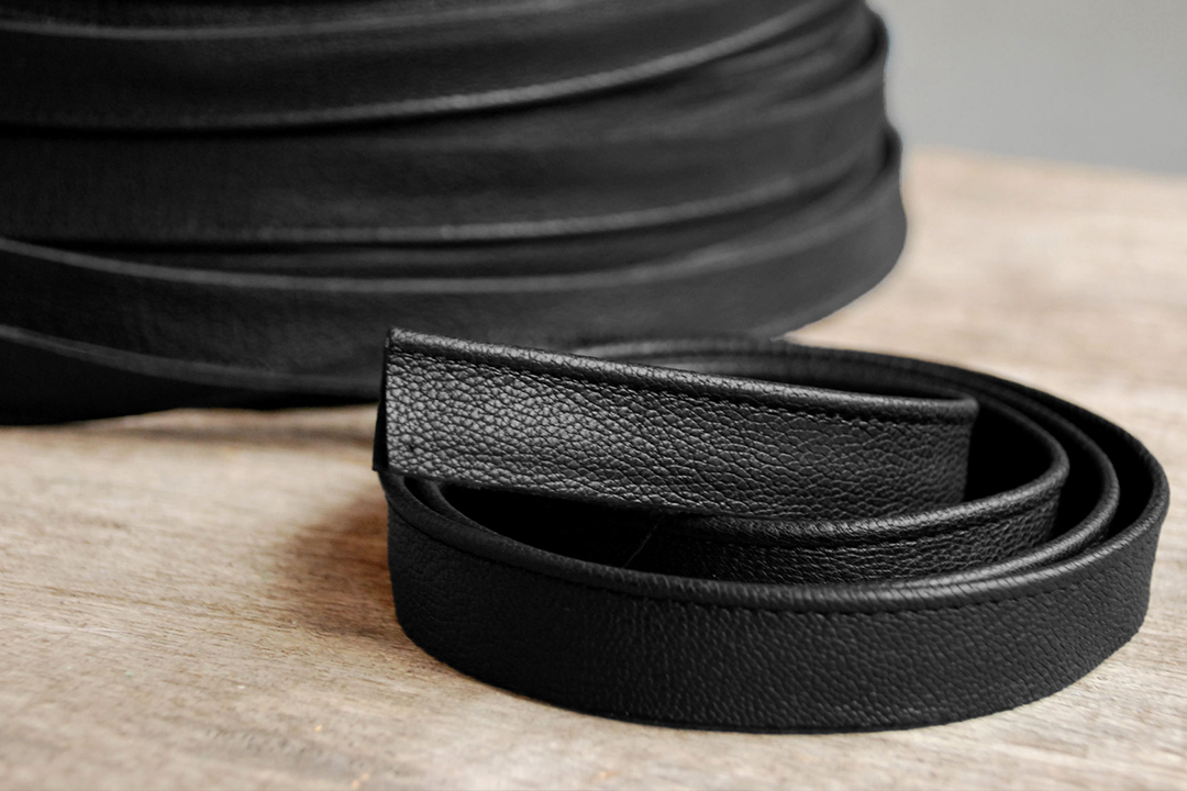 Fine Leather Piping, Nero