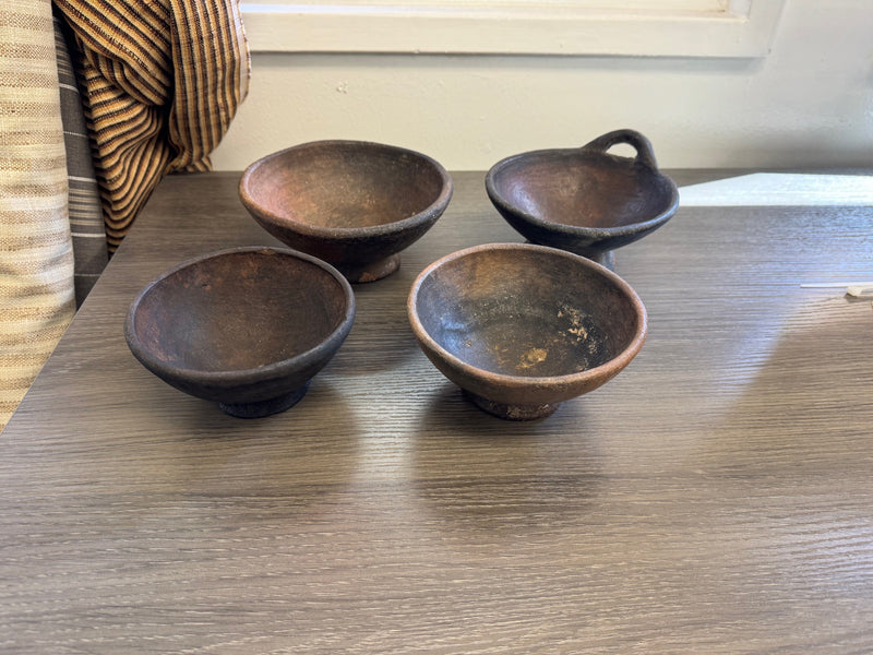 VTG PEDESTAL CLAY BOWL