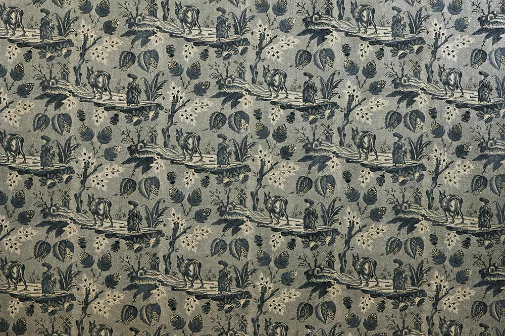 Metallic Neddy Toile Wallpaper (Multiple Colors)