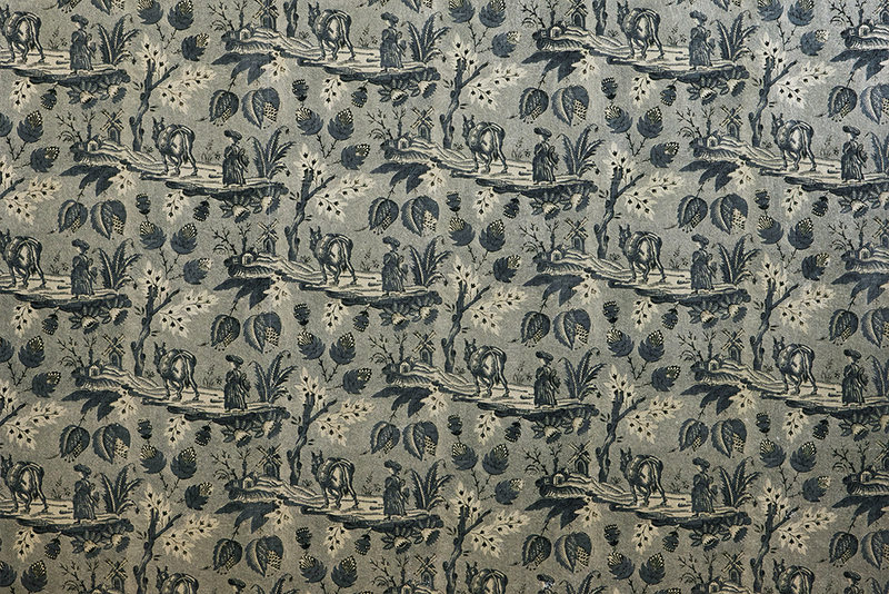 Metallic Neddy Toile Wallpaper (Multiple Colors)