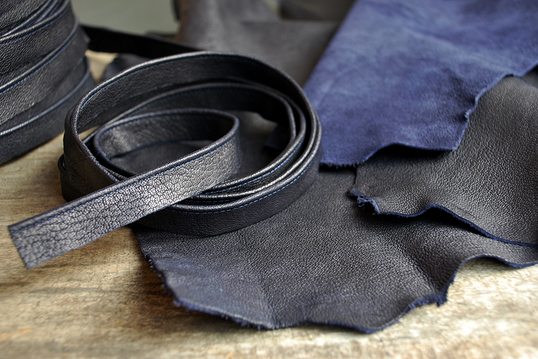 Fine Leather Piping, Ink