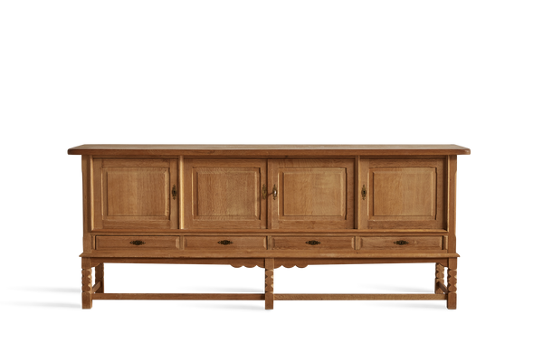 Henning Kjaernulf Sideboard
