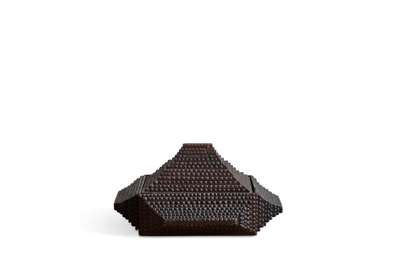 Small Pyramid Tramp Box