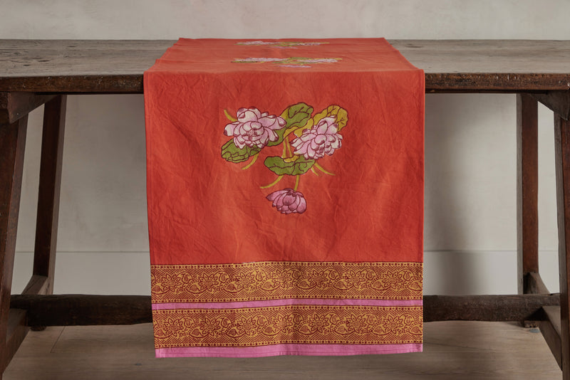 Lisa Corti, Tea Flower Table Runner