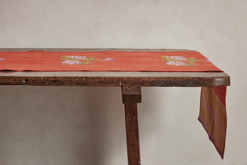 Lisa Corti, Tea Flower Table Runner