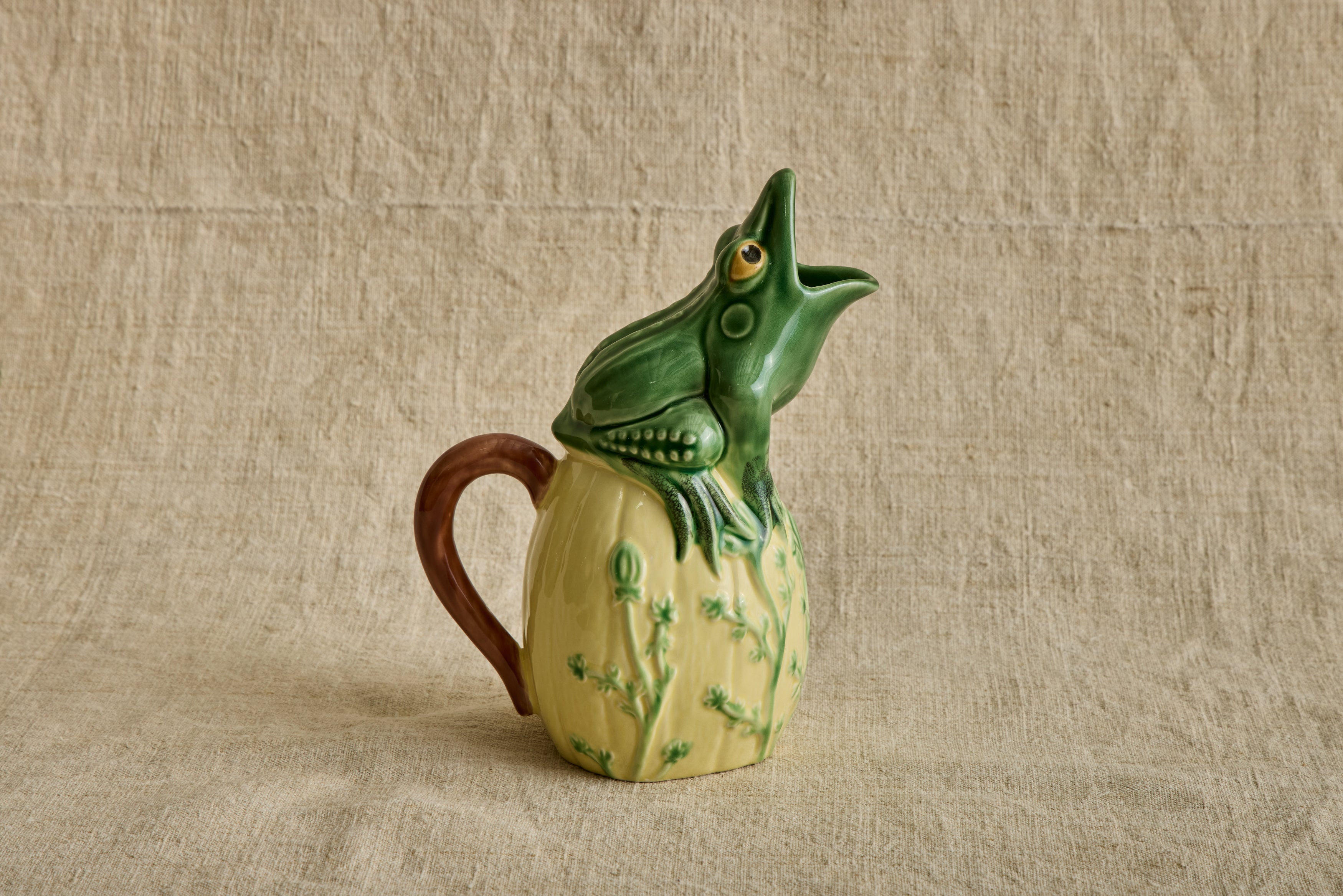 Frog Pitcher