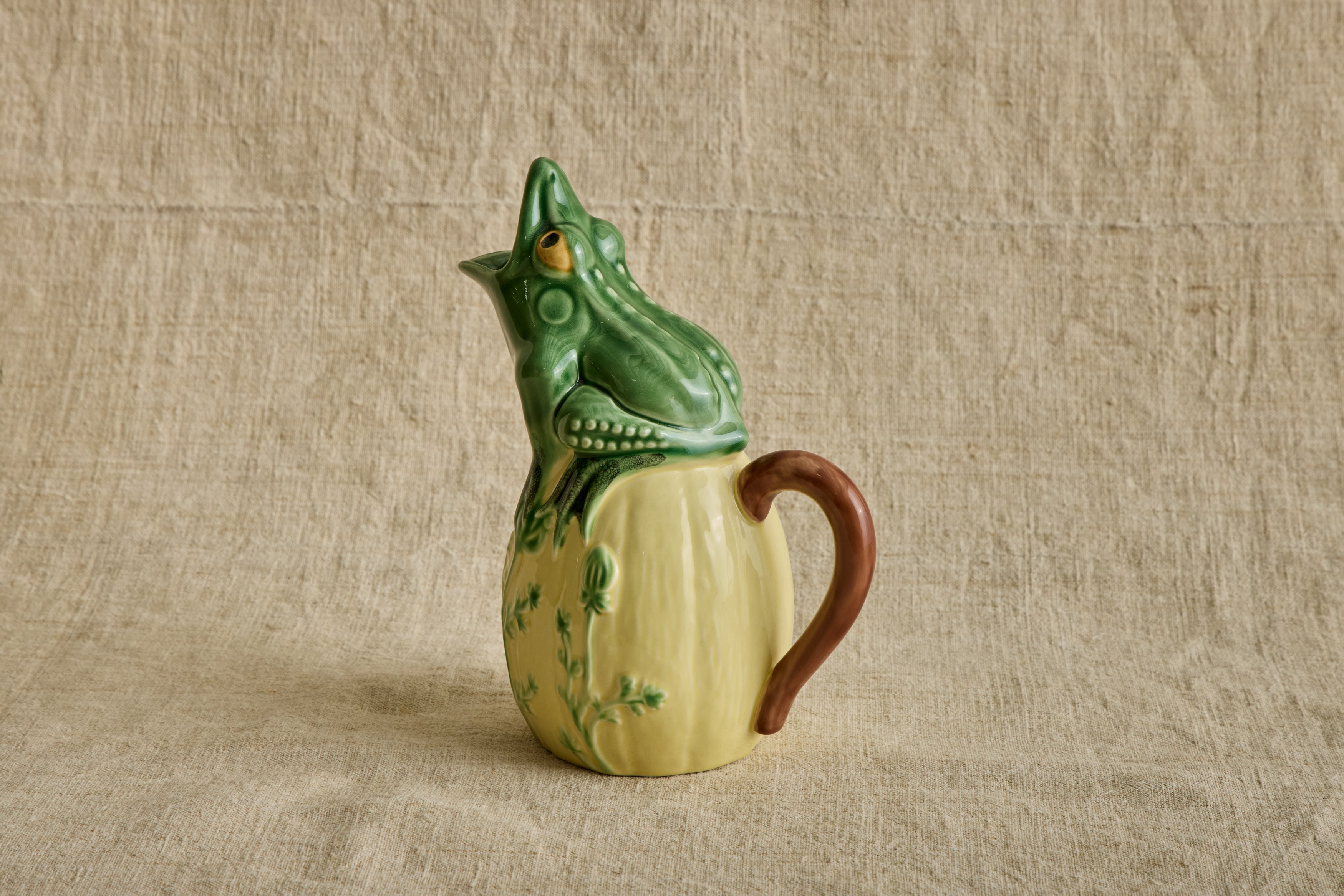 Frog Pitcher