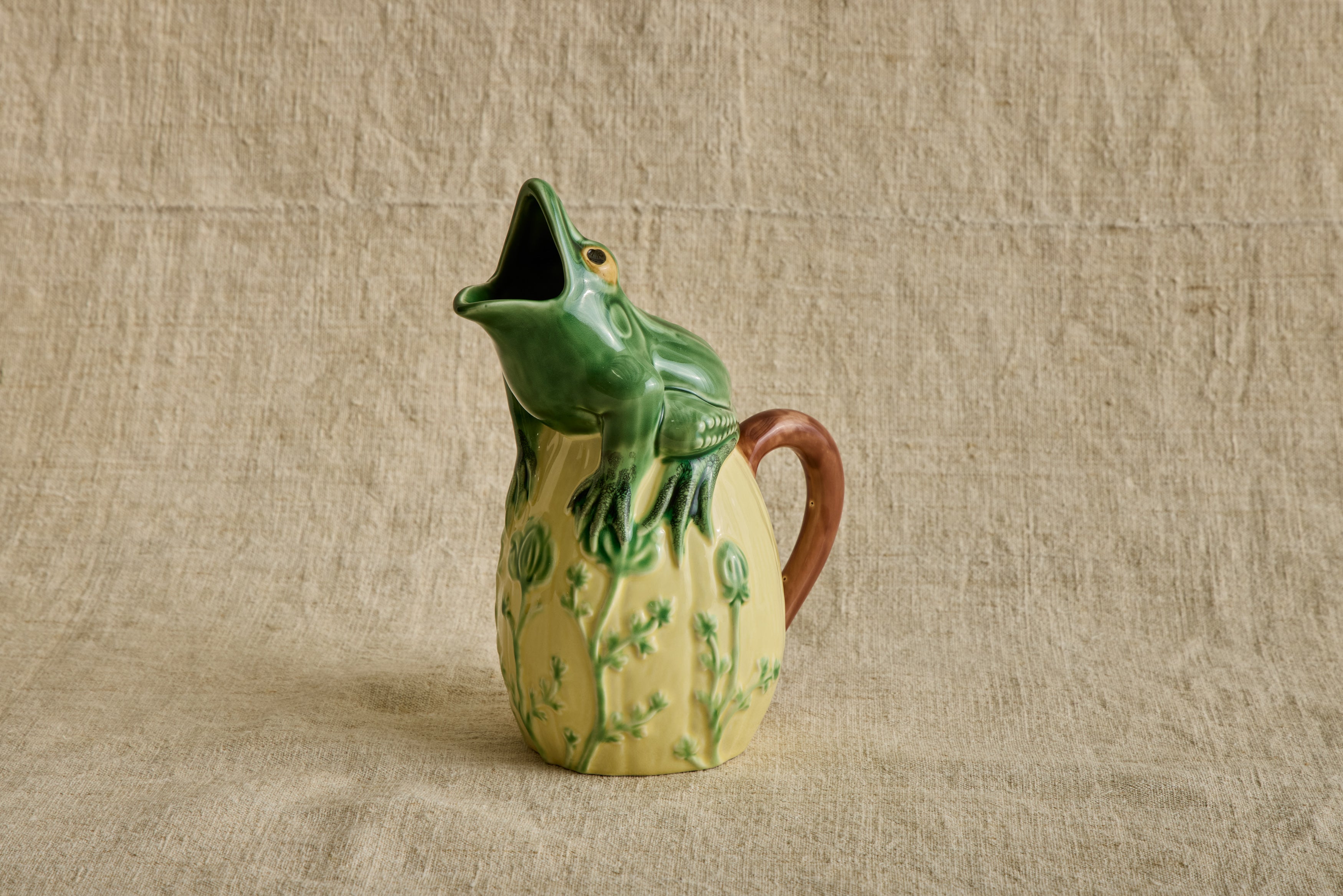 Frog Pitcher