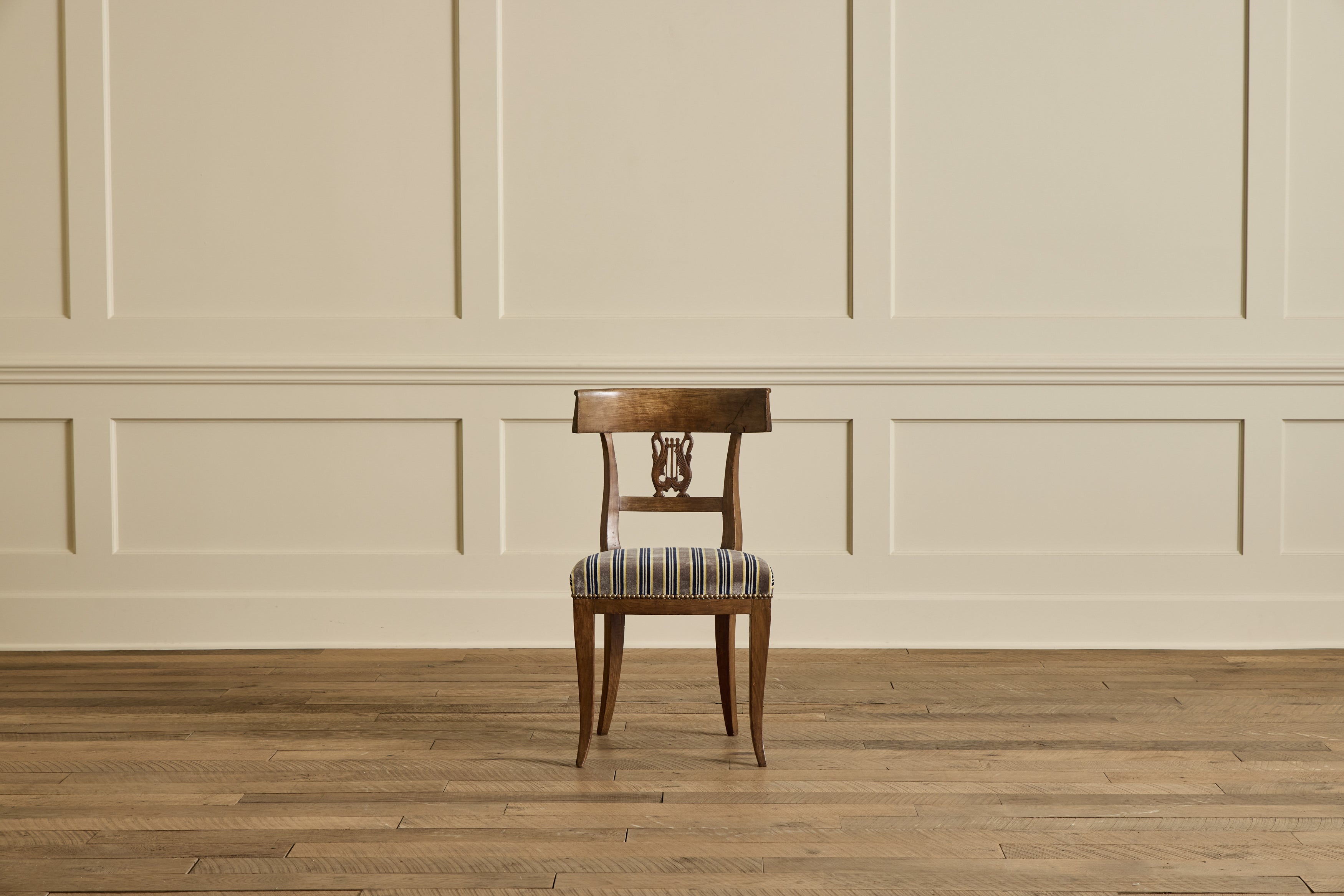 Set of 4 Lyre Back Chairs