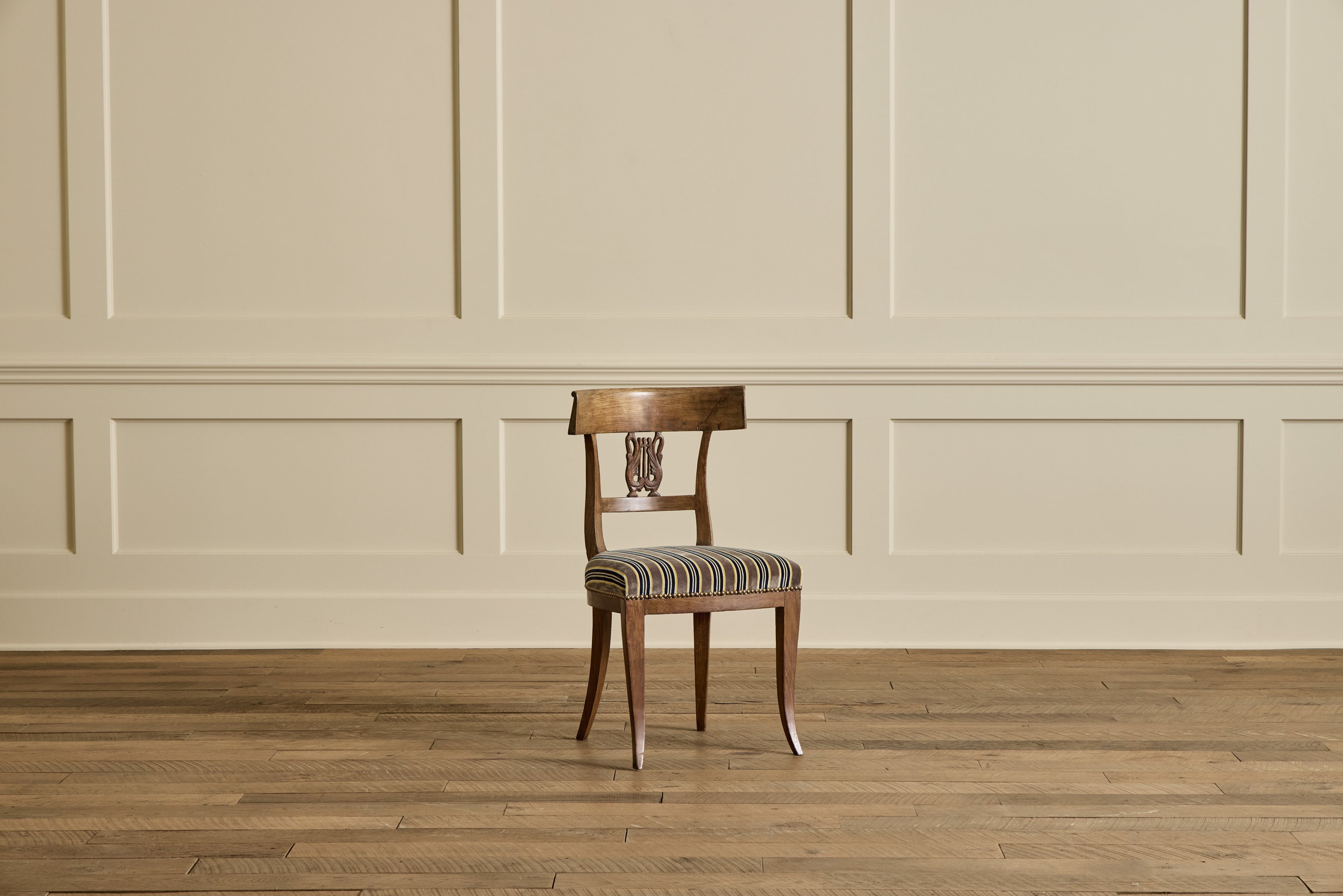 Set of 4 Lyre Back Chairs