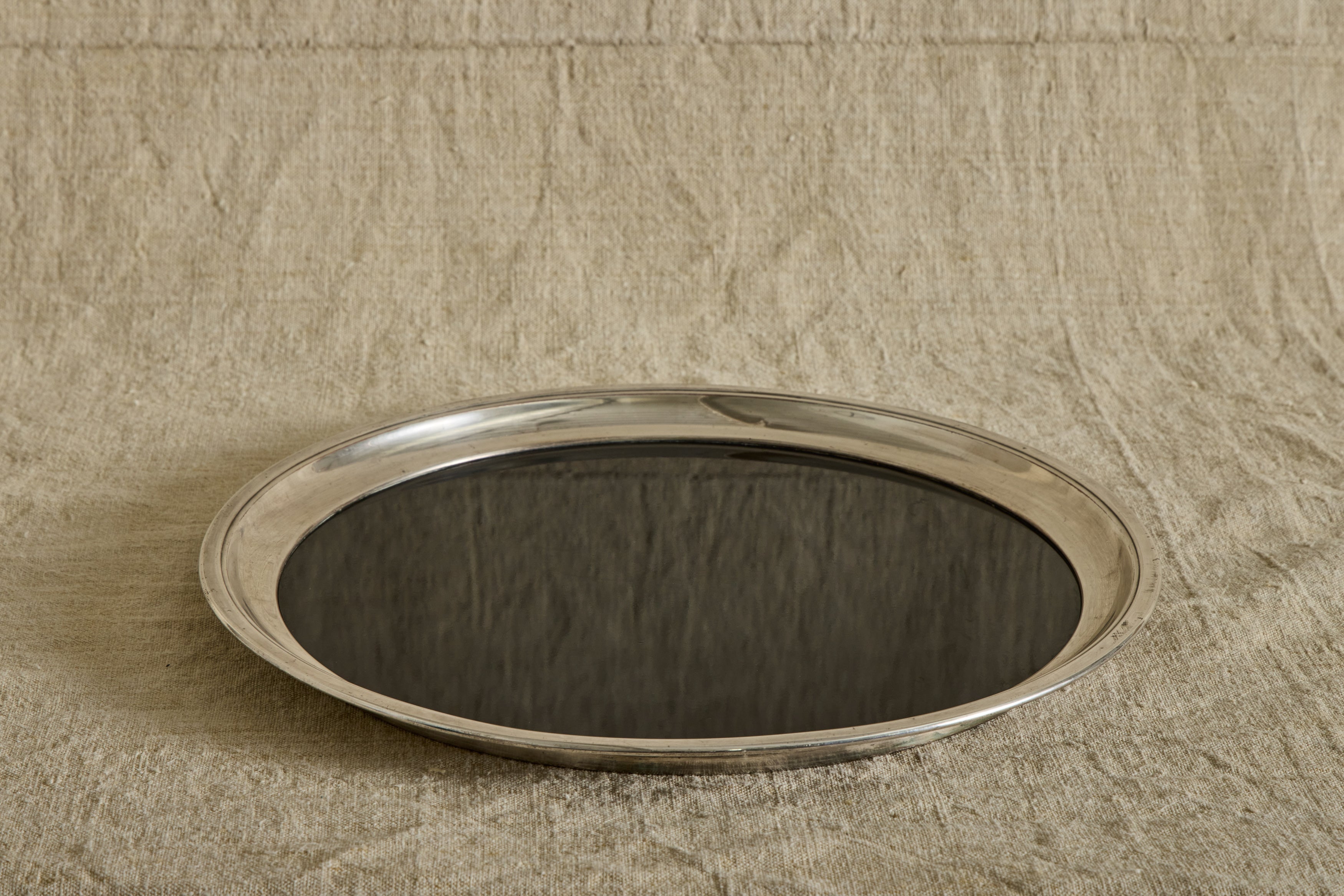 Crescent Round Serving Tray 16"