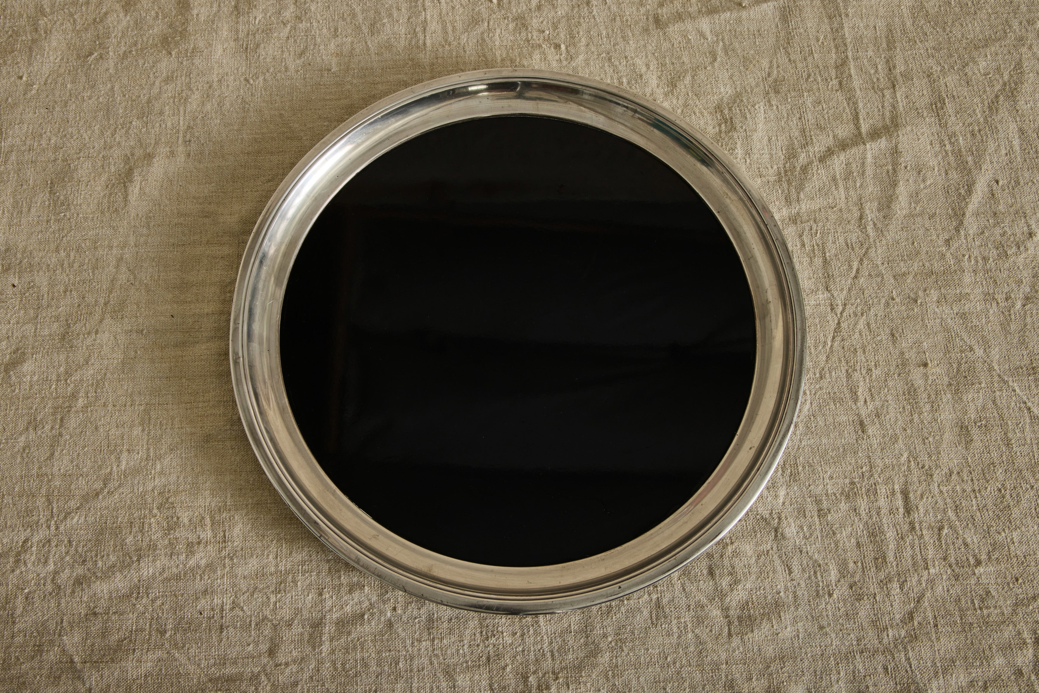 Crescent Round Serving Tray 16"