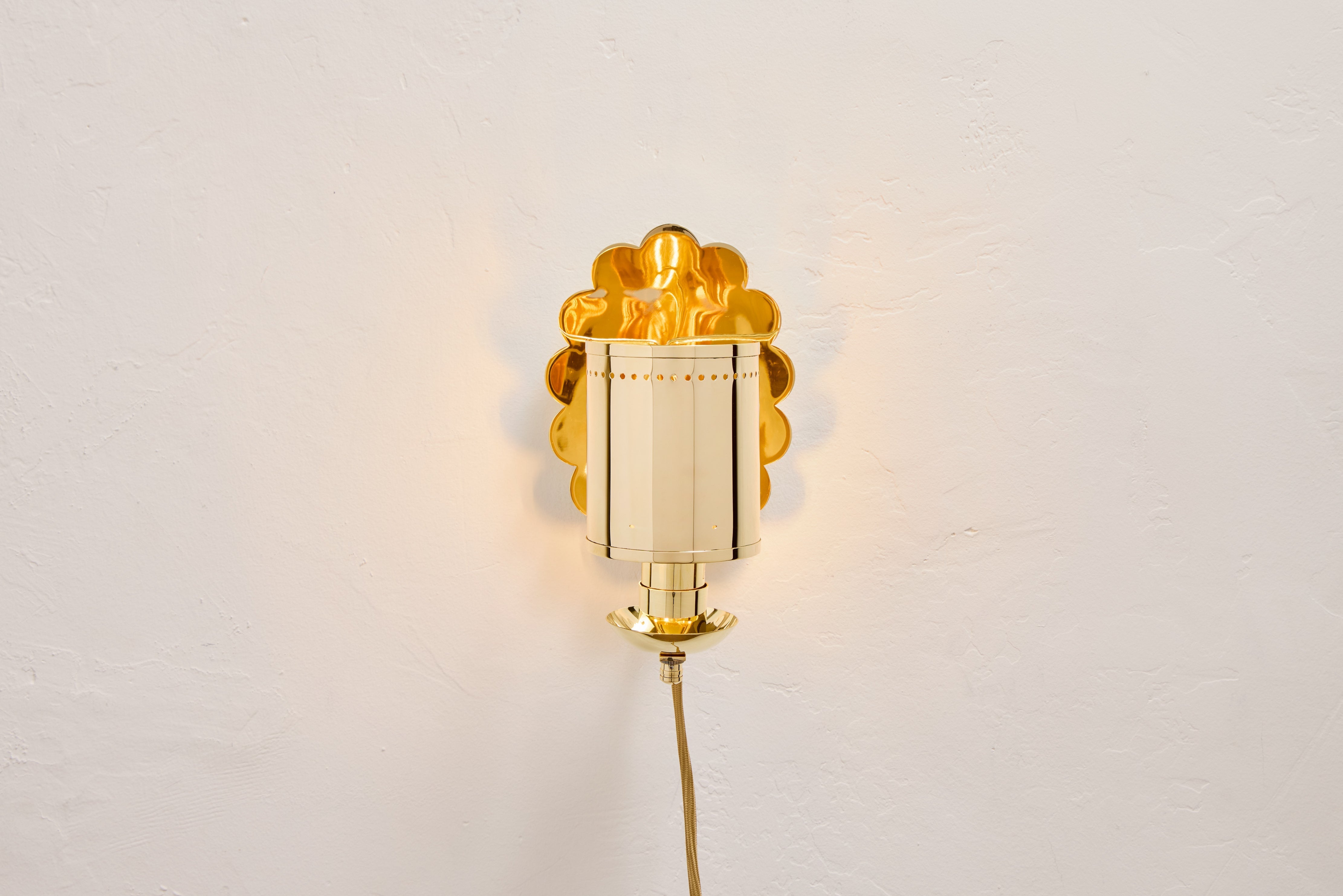 Scallop Sconce Shield