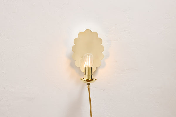 Scallop Sconce, Plug-In