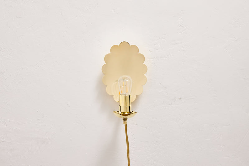 Scallop Sconce, Plug-In