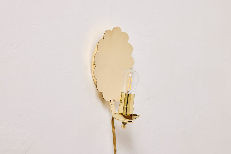 Scallop Sconce, Plug-In