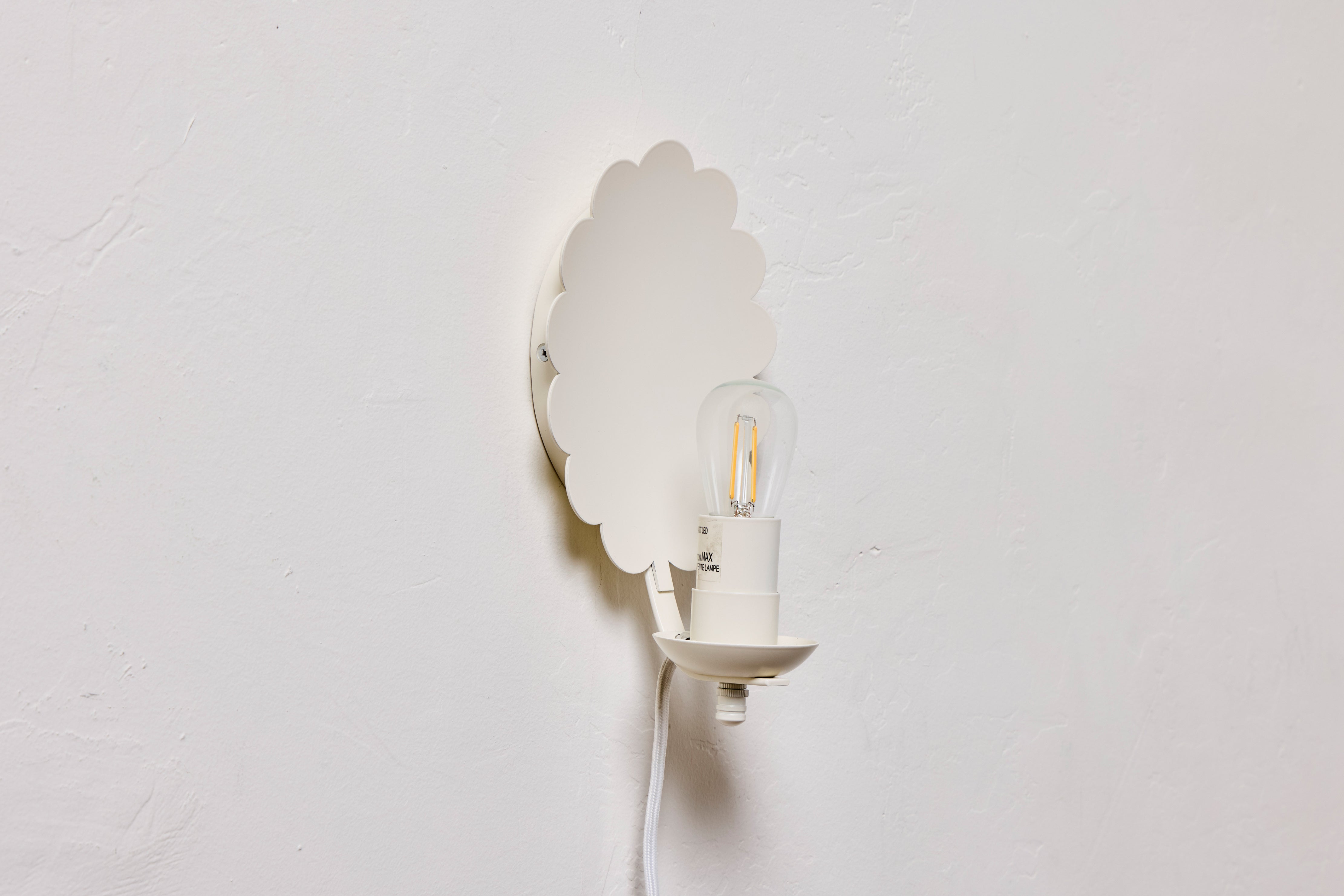 Scallop Sconce, Plug-In