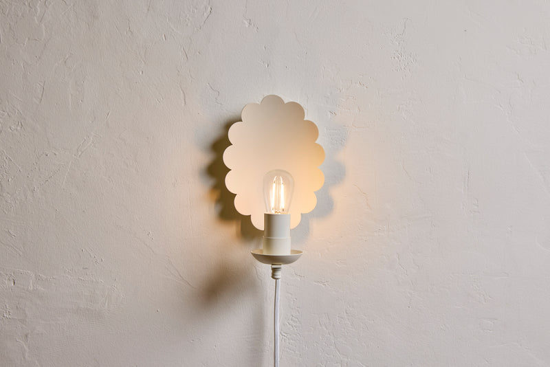 Scallop Sconce, Plug-In