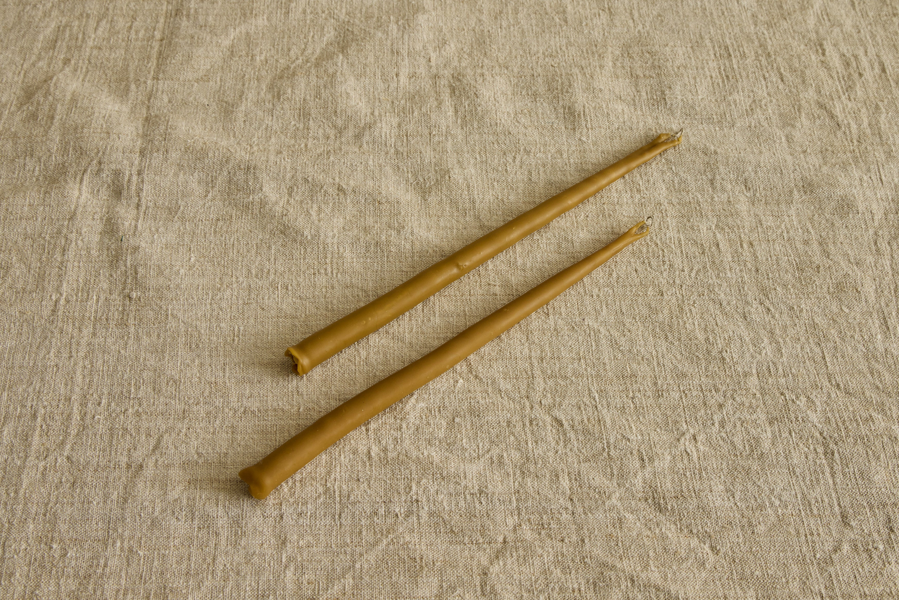 Collepino Tapered Beeswax Candle in Medium