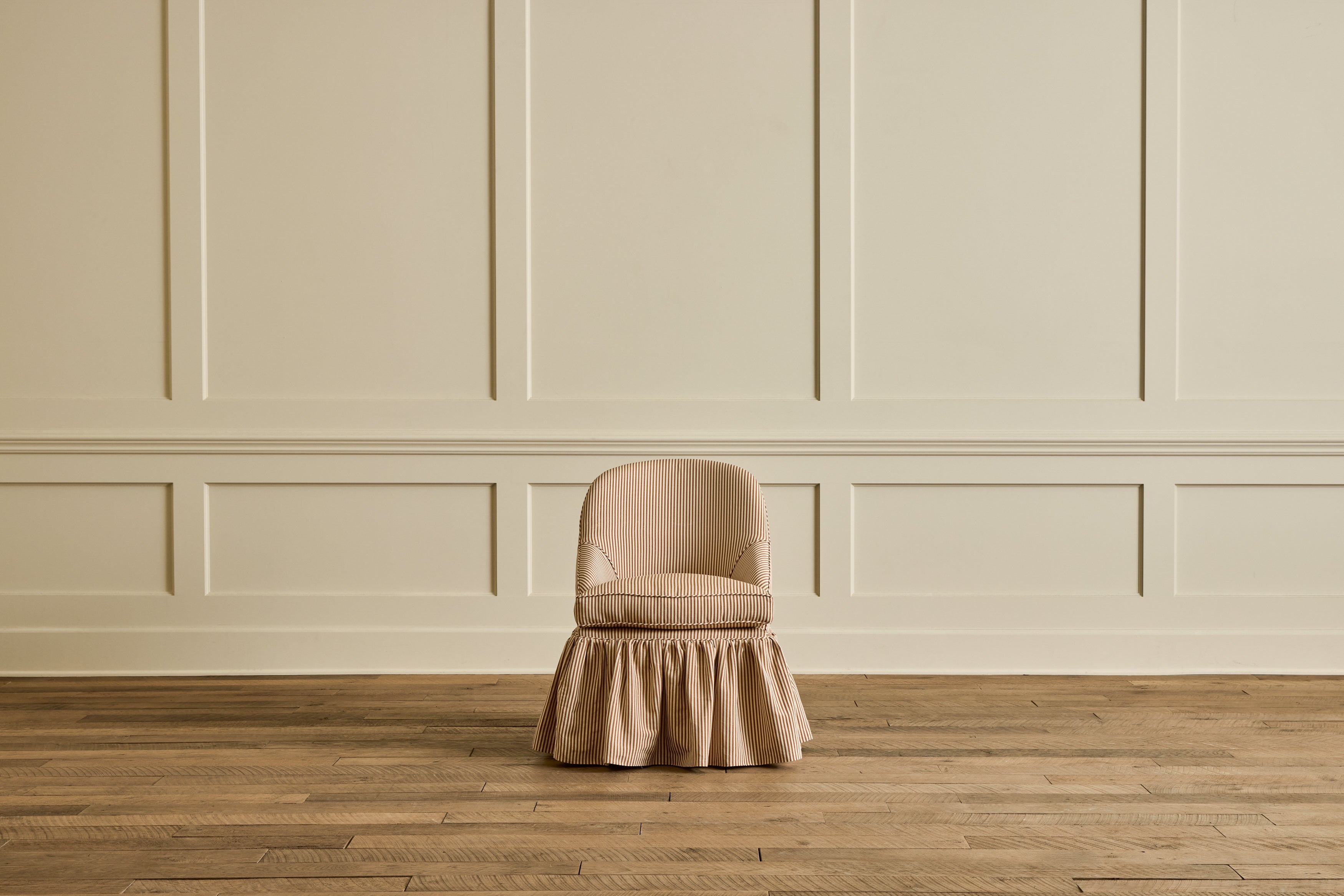 Skirted Cove Dining Chair