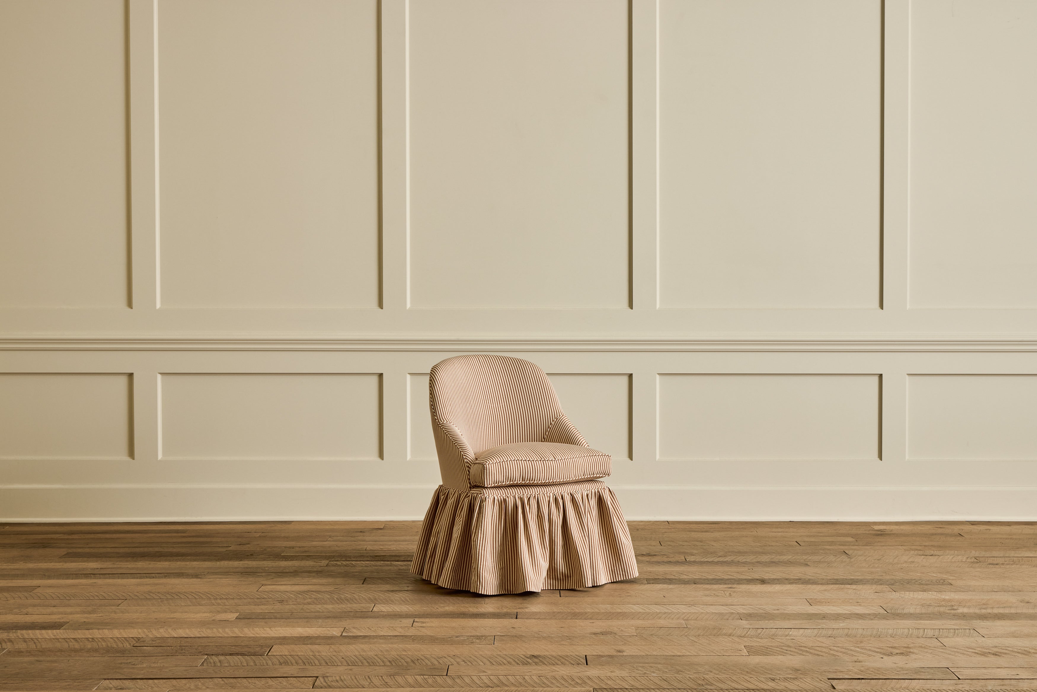 Skirted Cove Dining Chair