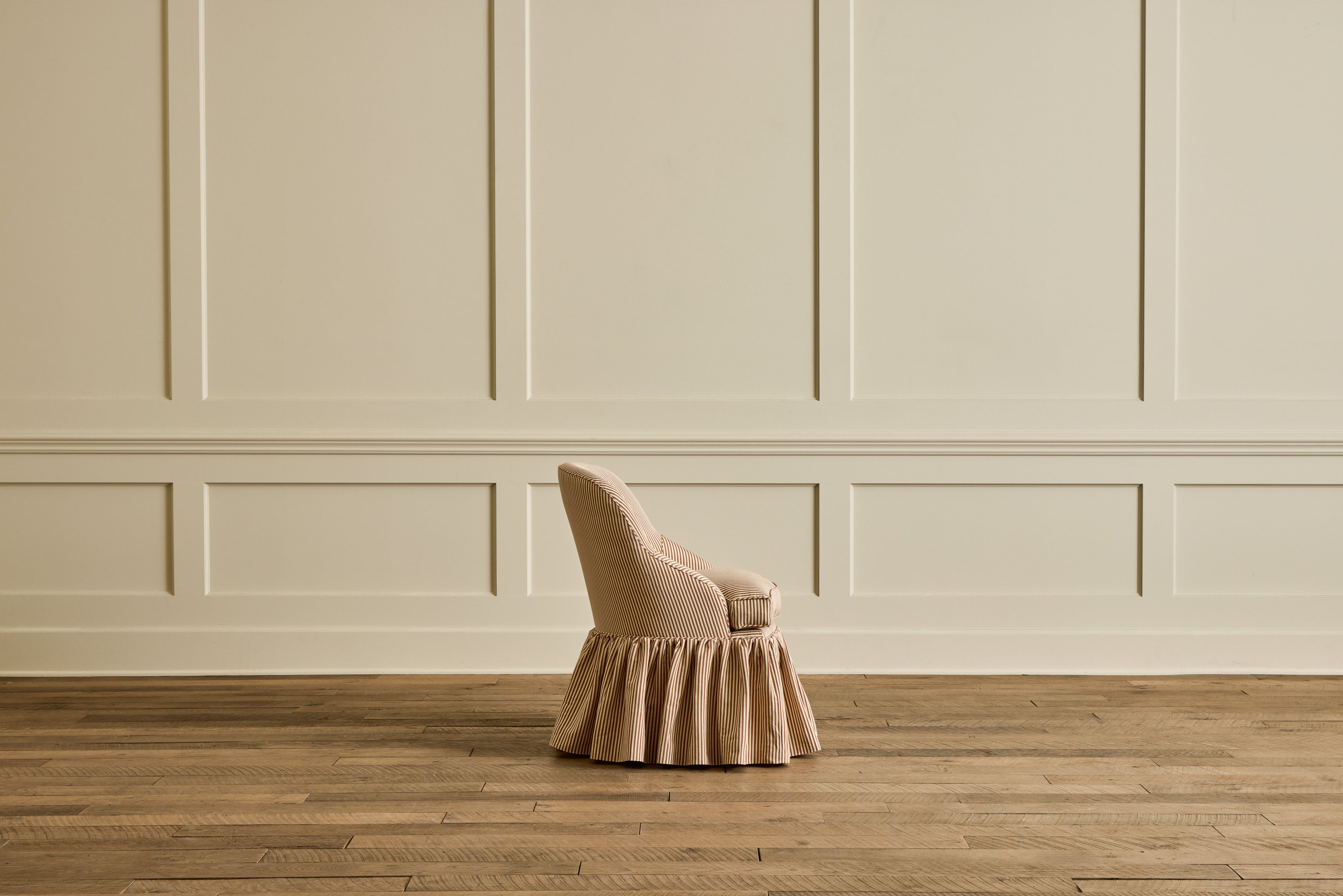 Skirted Cove Dining Chair