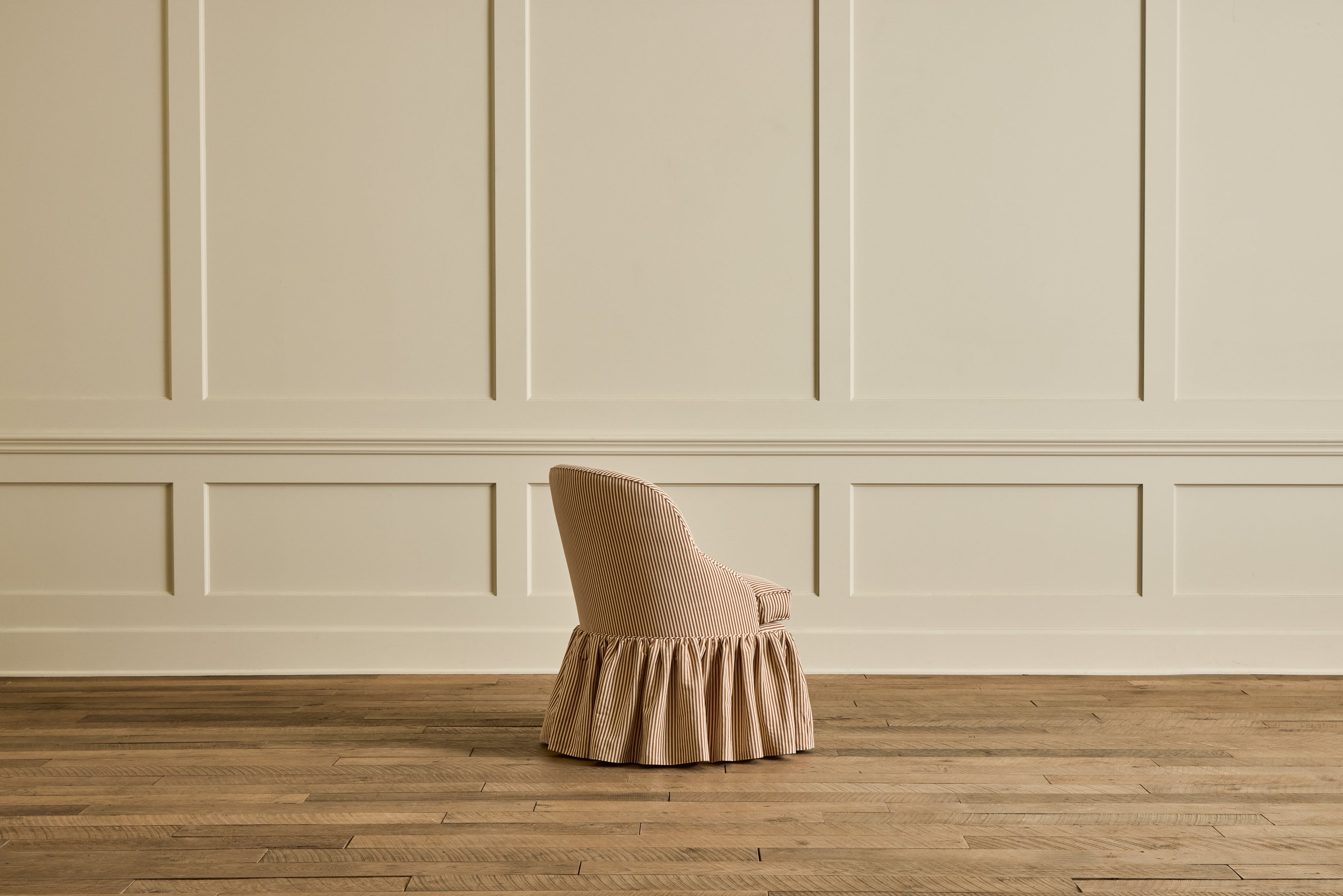 Skirted Cove Dining Chair