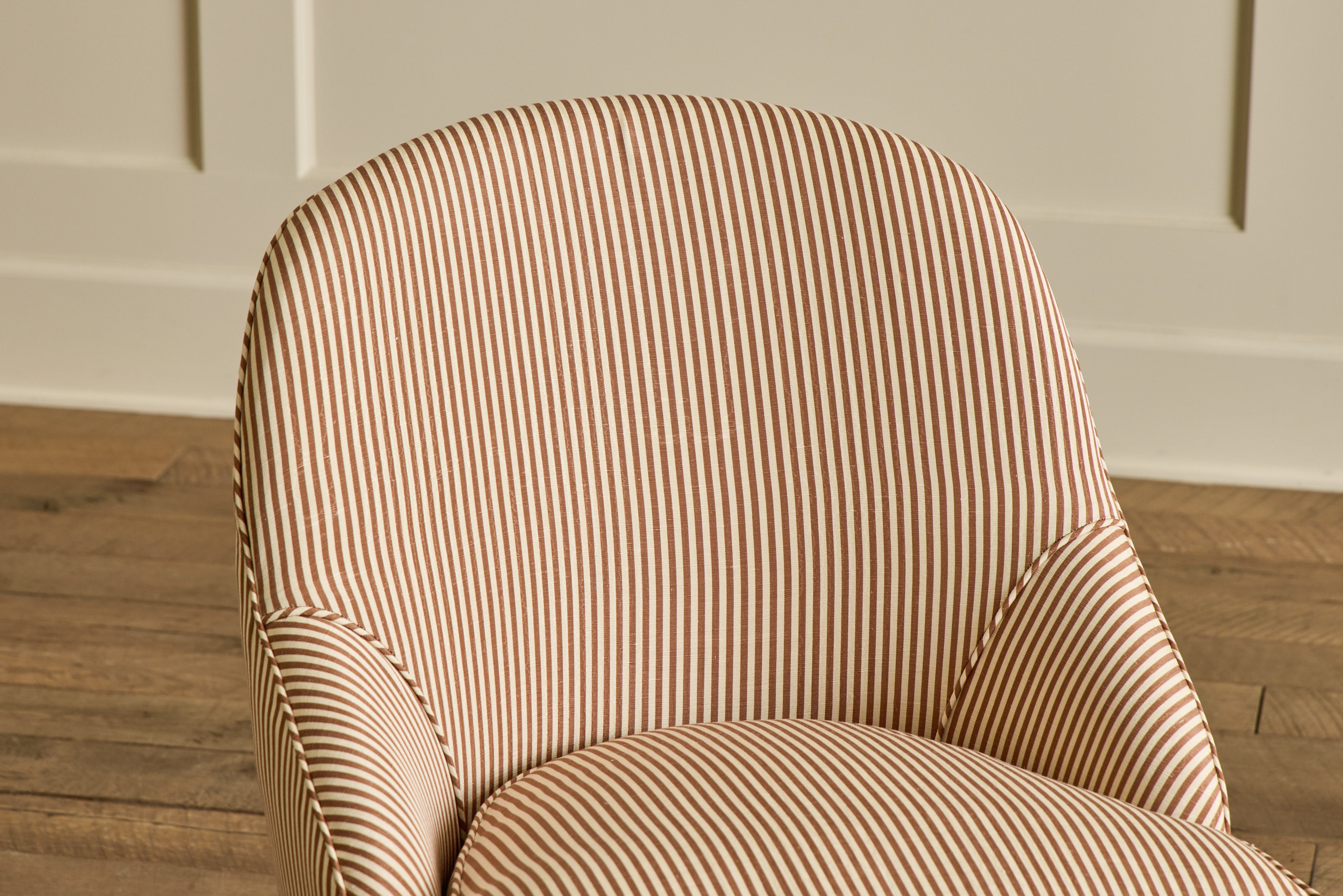 Skirted Cove Dining Chair