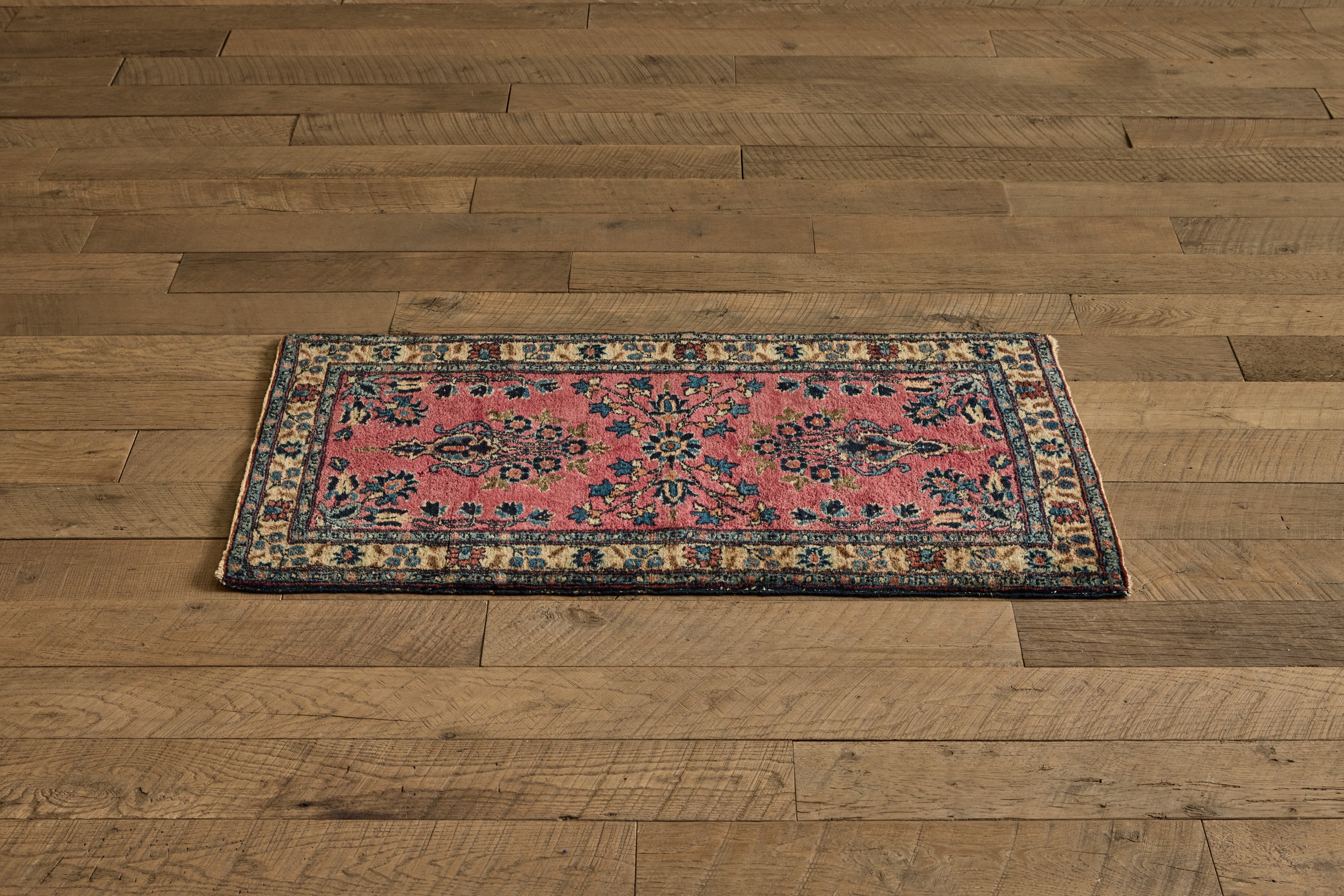 Persian Sarouk Scatter Rug 2' X 3'8