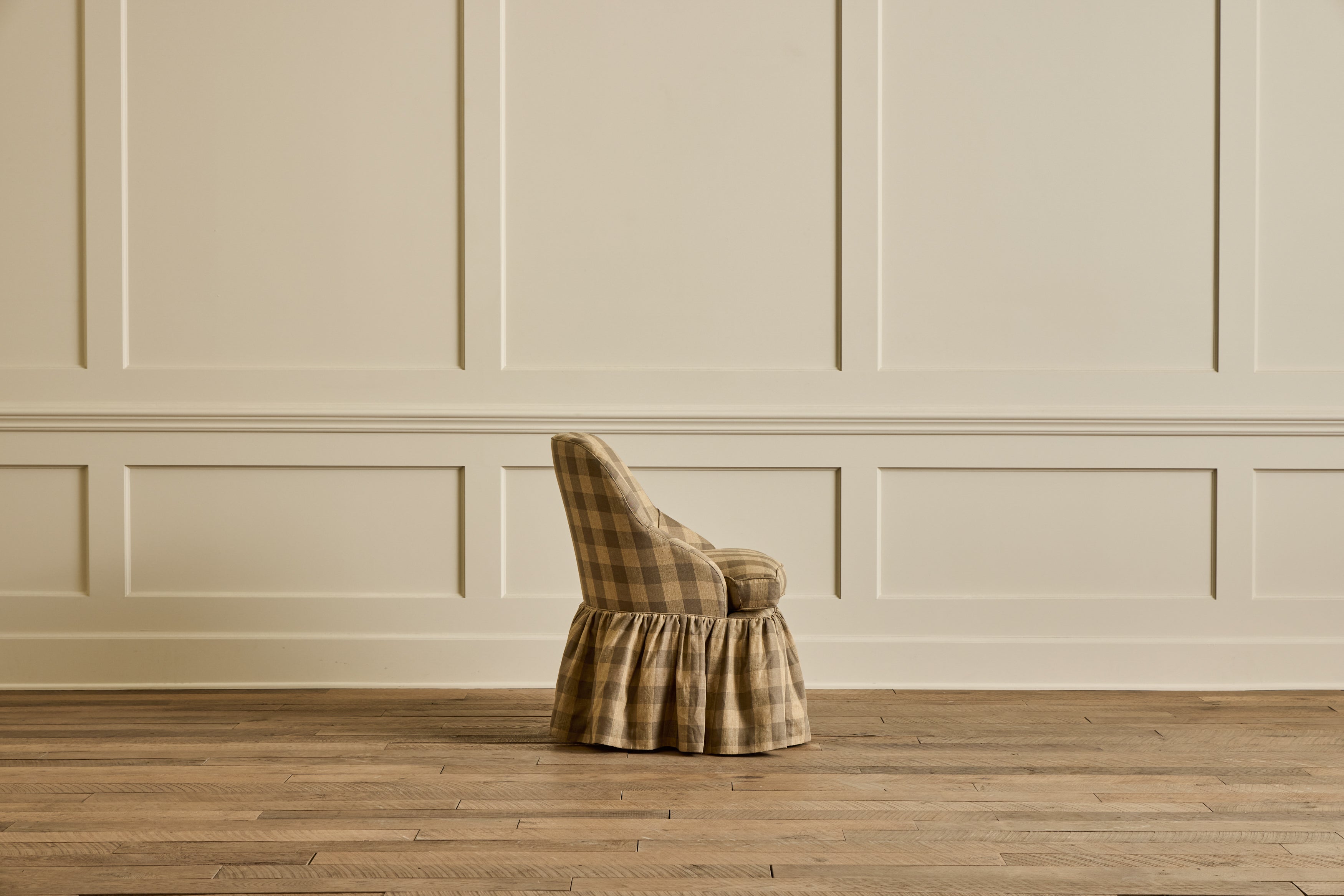 Skirted Cove Dining Chair