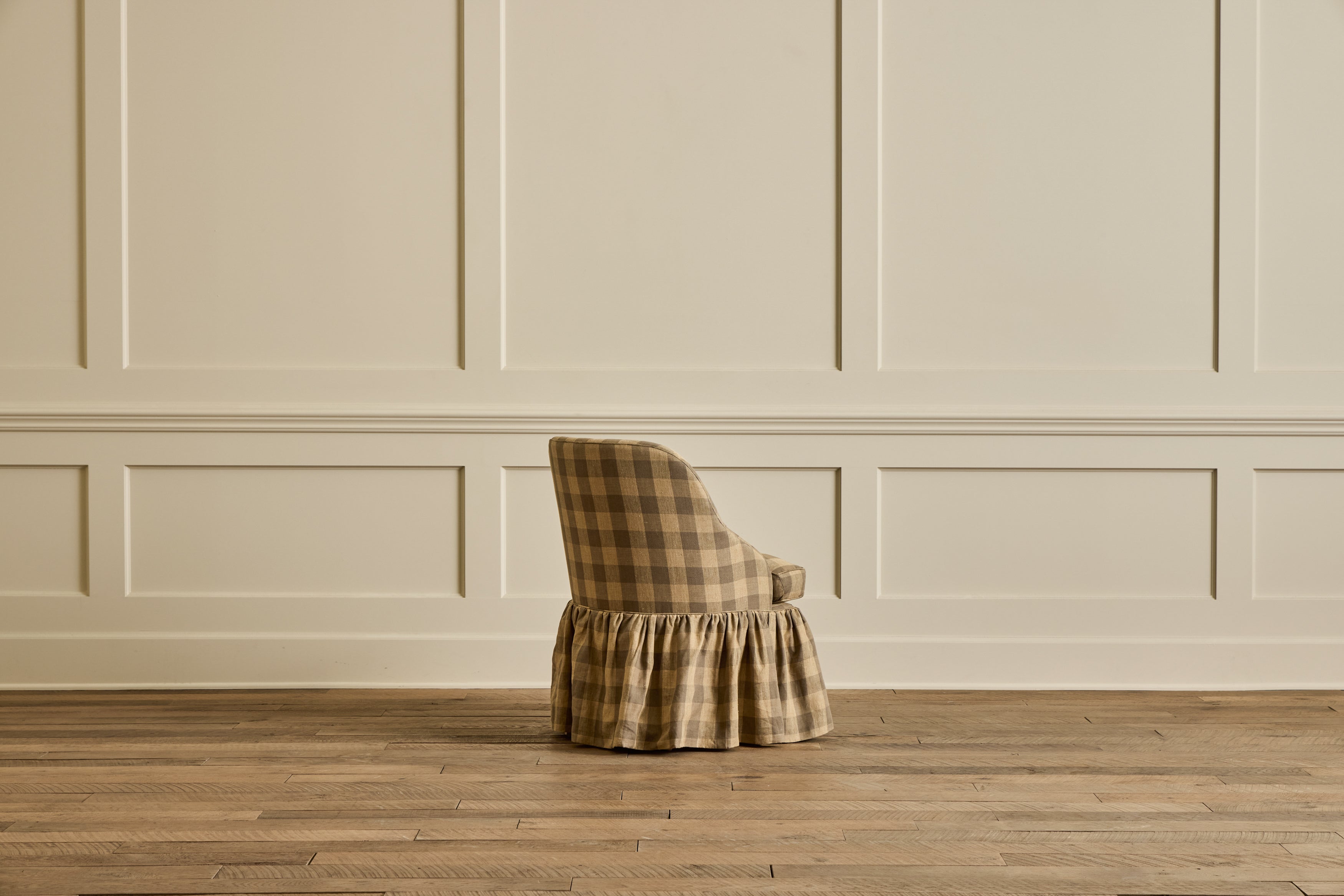 Skirted Cove Dining Chair