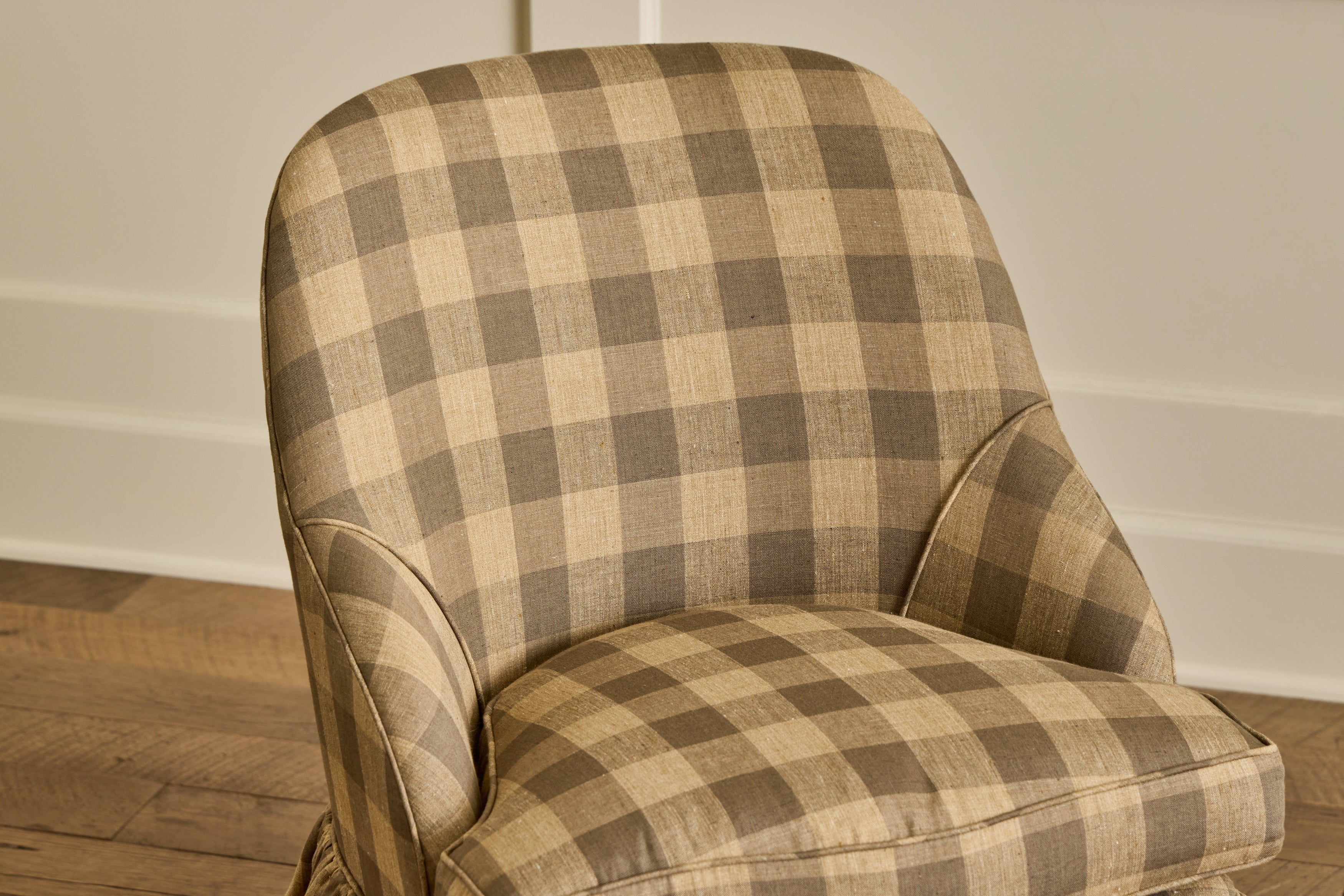 Skirted Cove Dining Chair