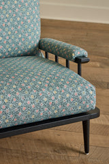 Spindle Back Viewing Chair