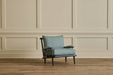 Spindle Back Viewing Chair