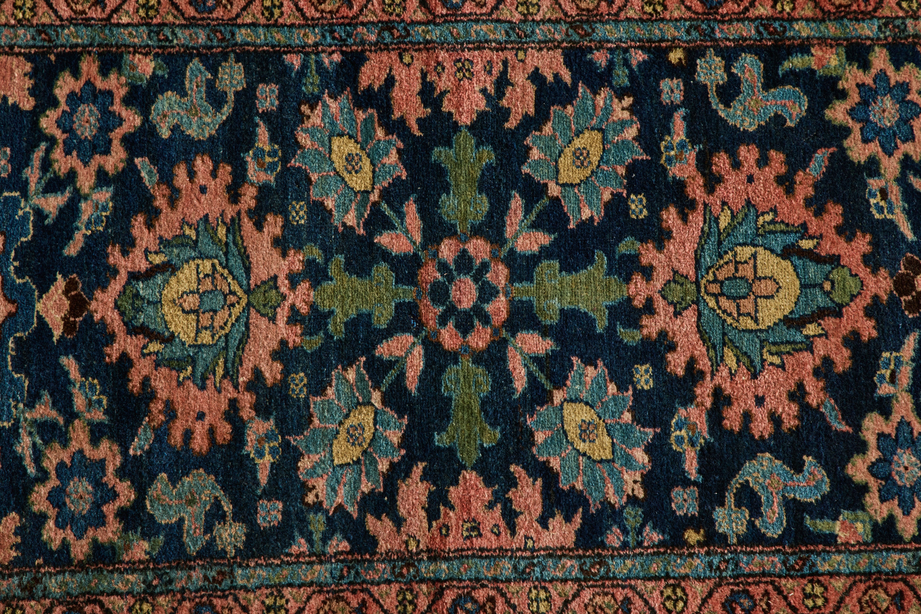 Floral Malayer Scatter Rug 2'4 x 4'5