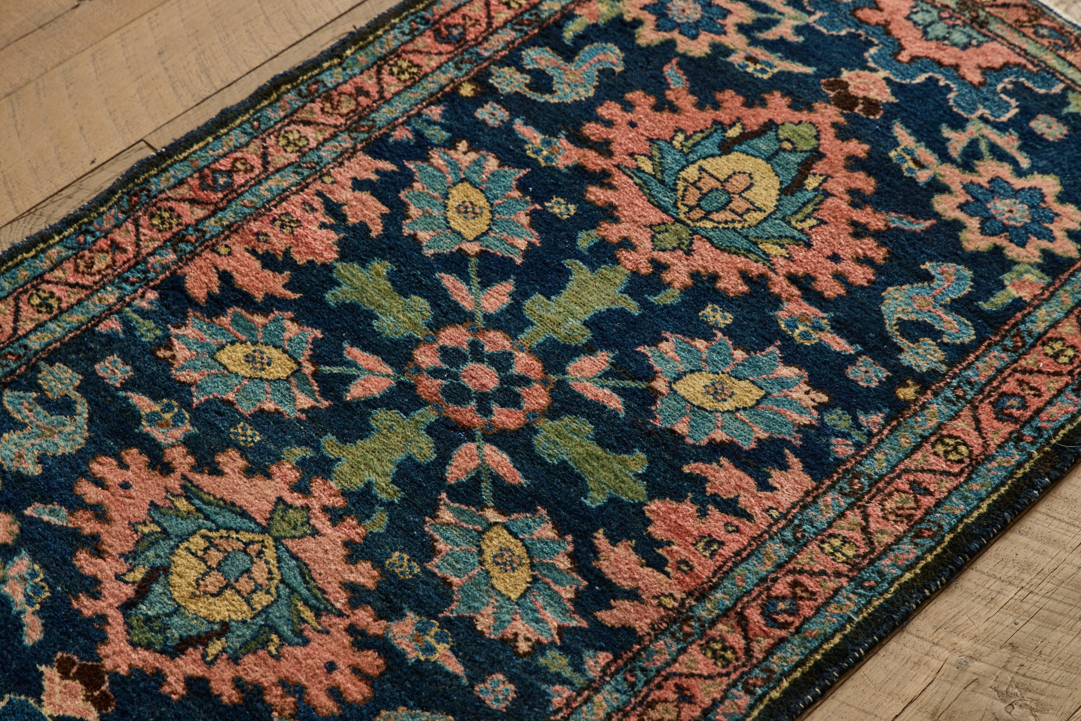 Floral Malayer Scatter Rug 2'4 x 4'5