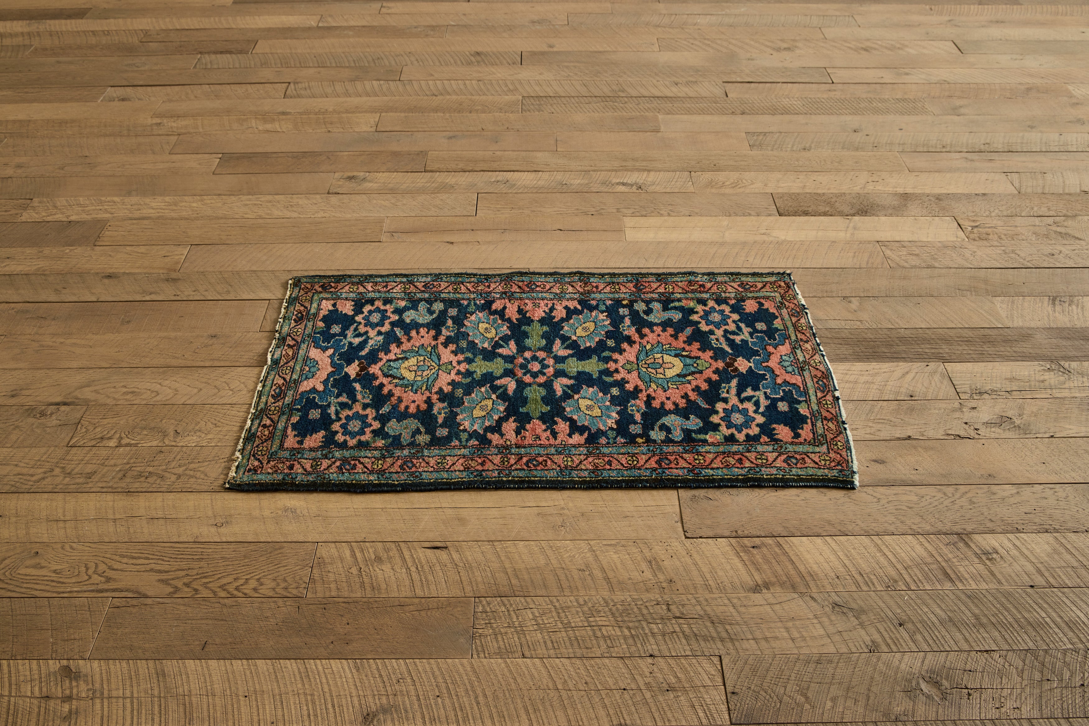 Floral Malayer Scatter Rug 2'4 x 4'5