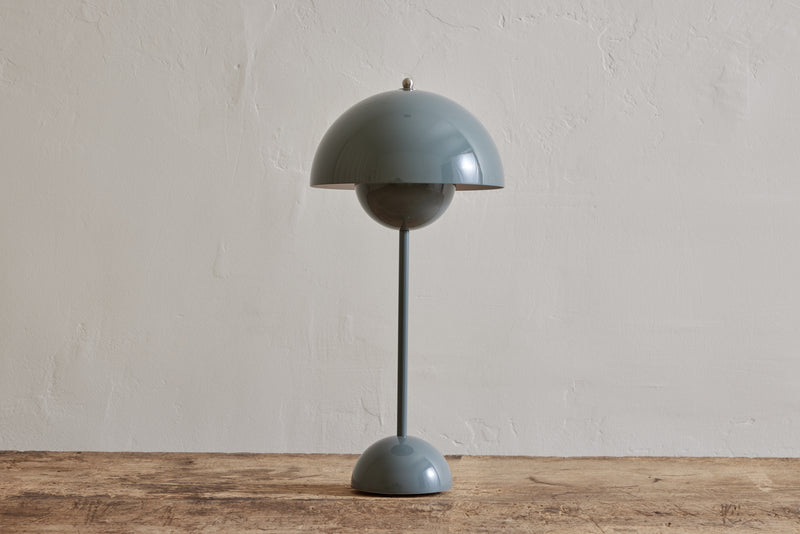 Flowerpot Table Lamp, Stone Blue